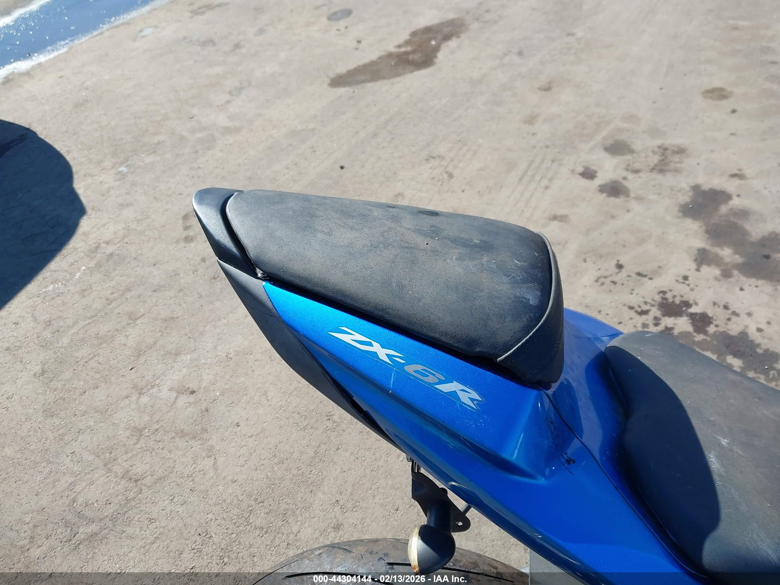 KAWASAKI ZX600 image 8