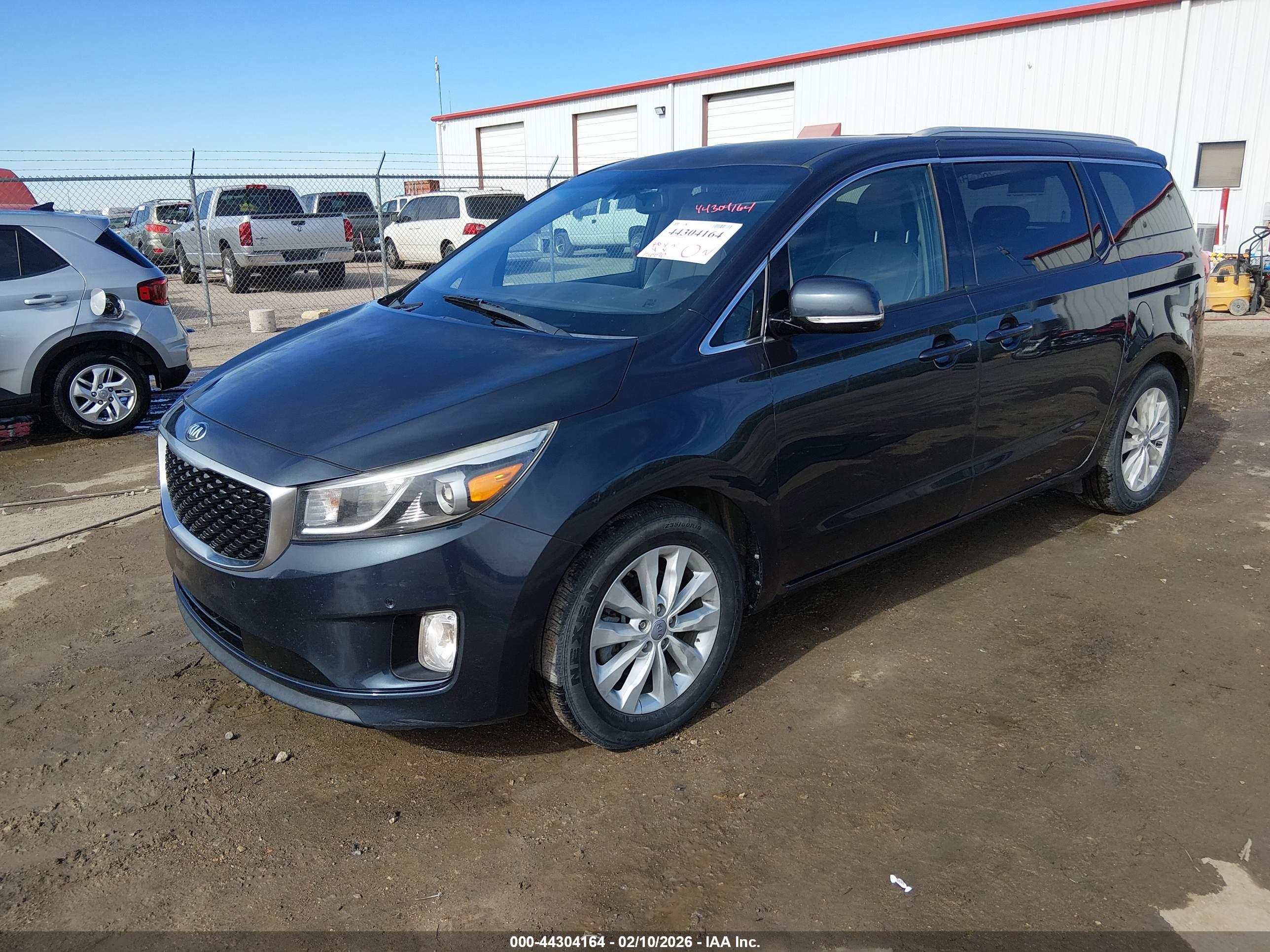 KIA SEDONA image 2