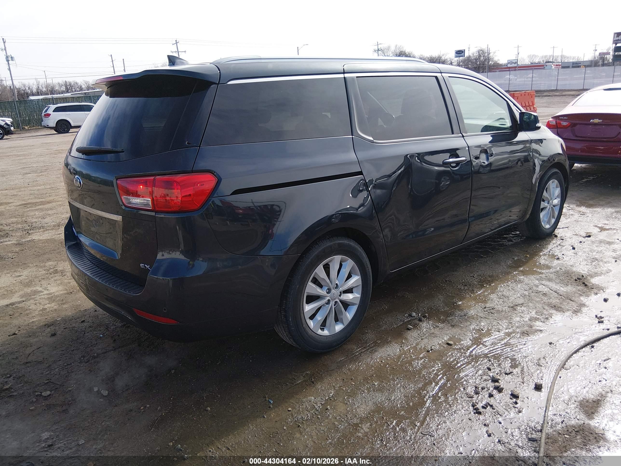 KIA SEDONA image 4