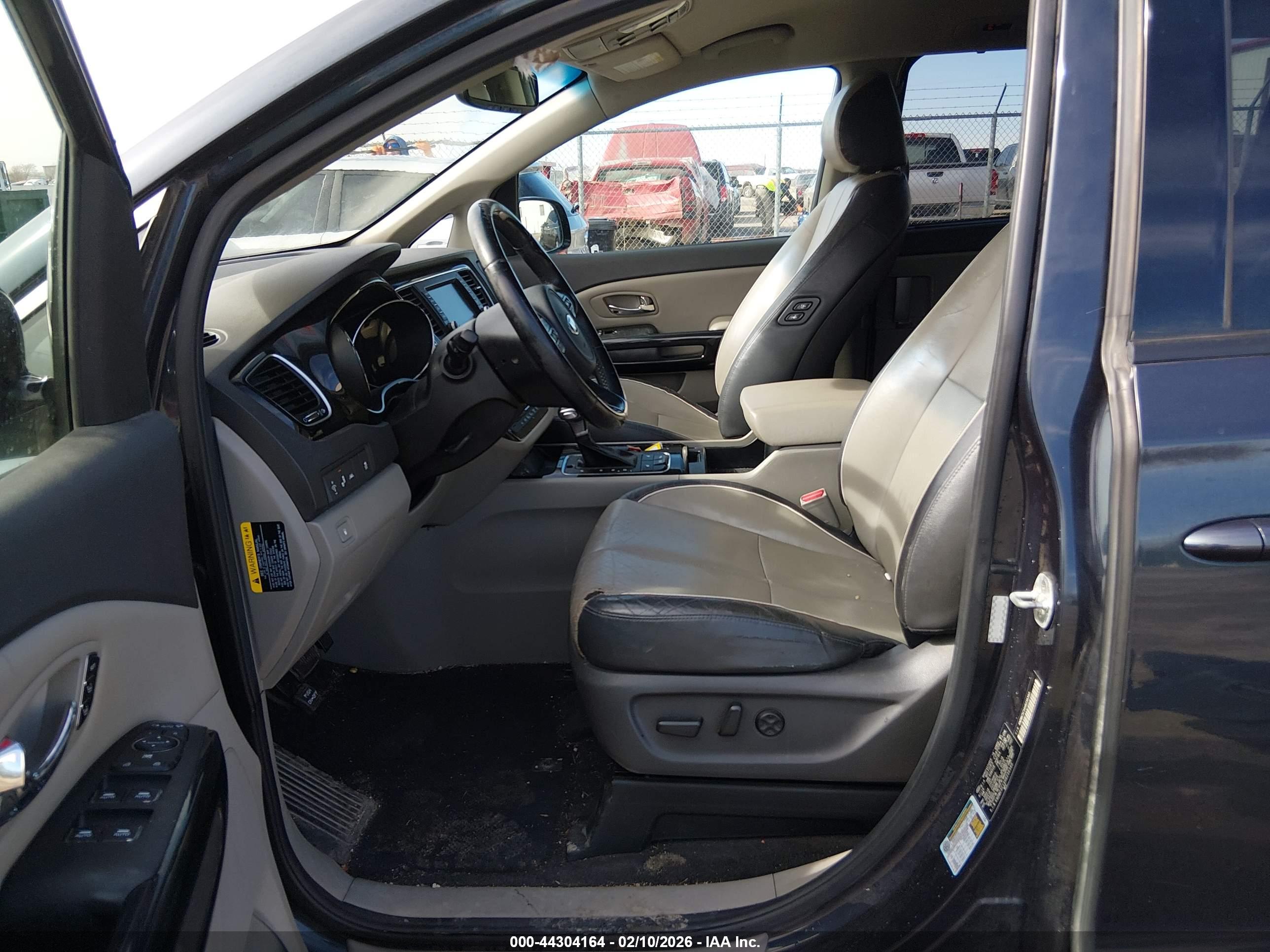 KIA SEDONA image 5