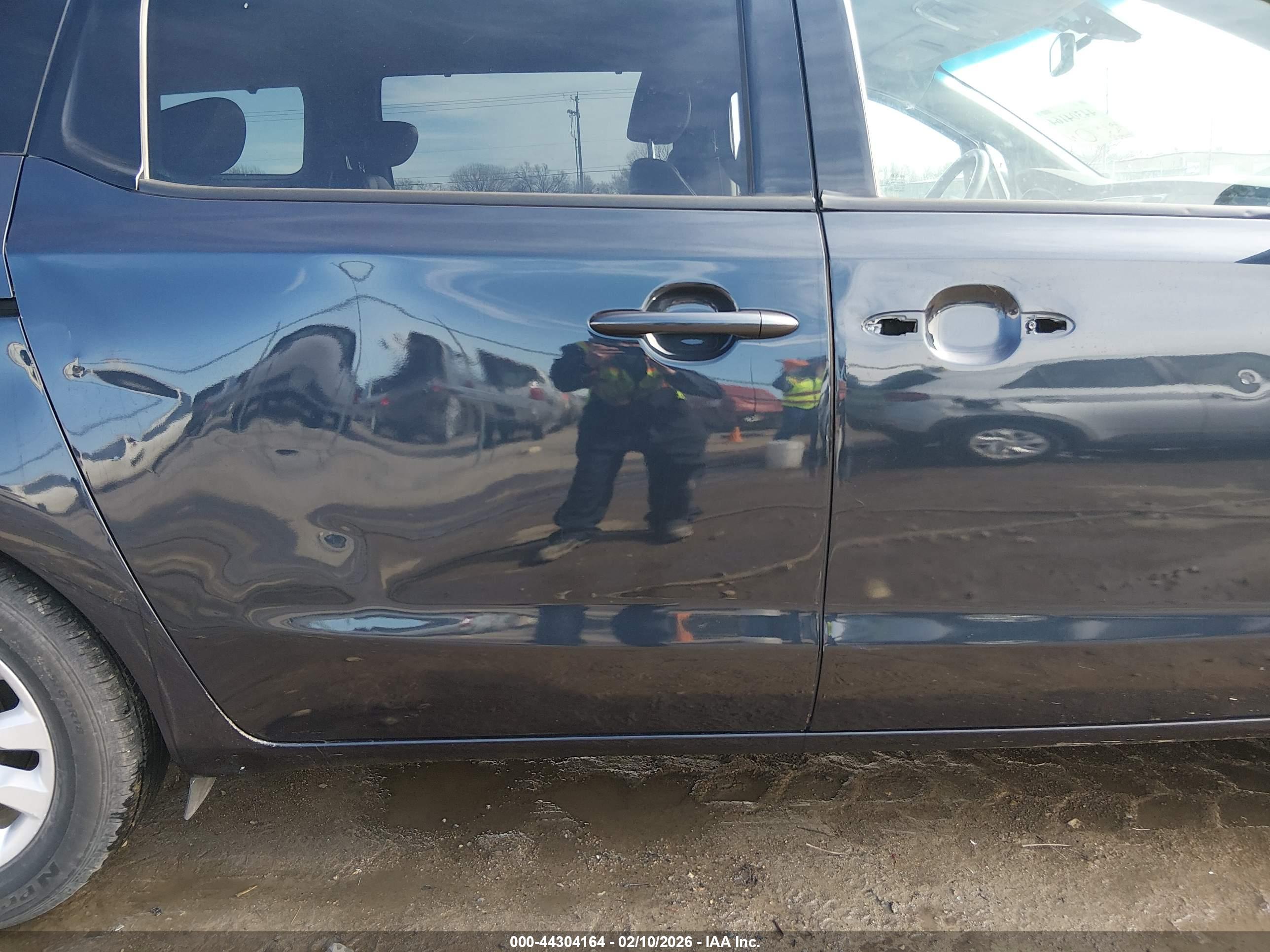 KIA SEDONA image 6