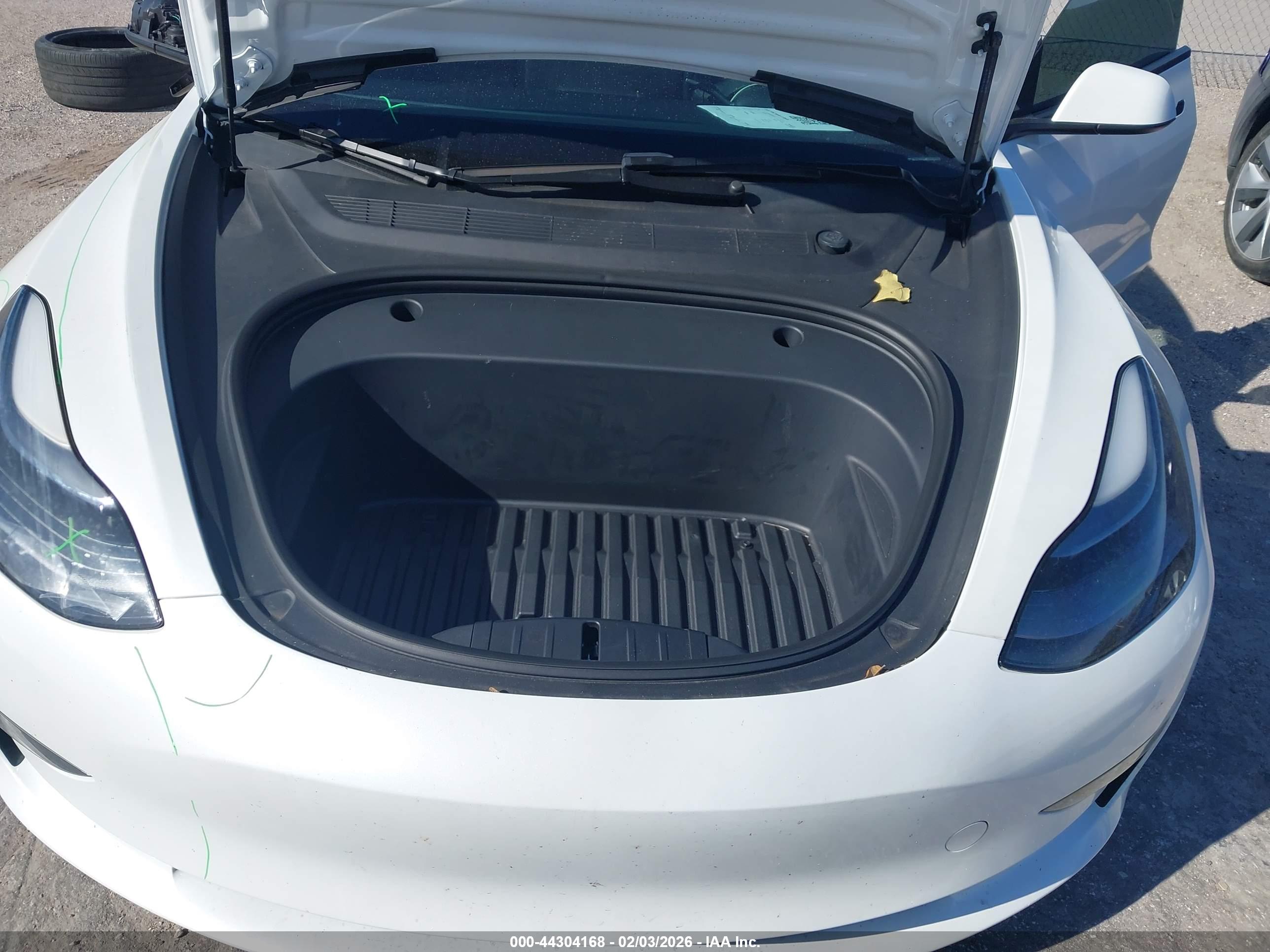 TESLA MODEL image 10