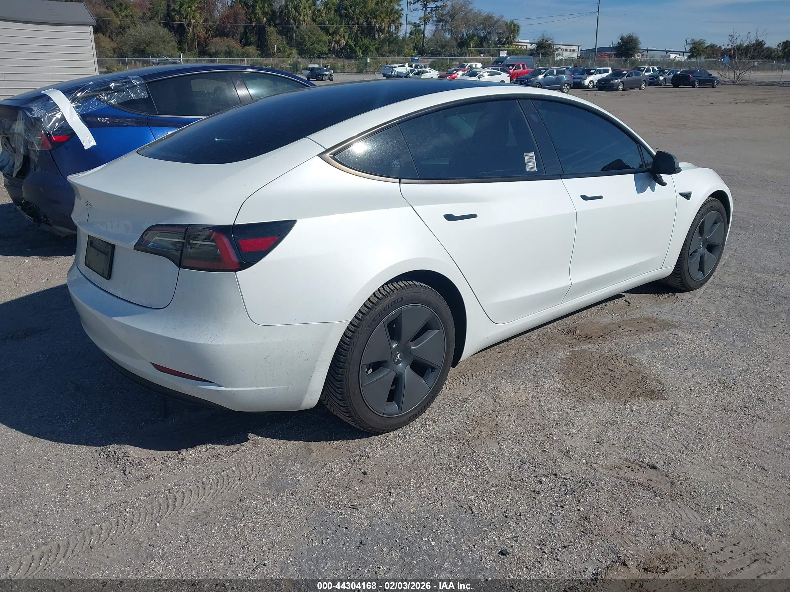 TESLA MODEL image 4