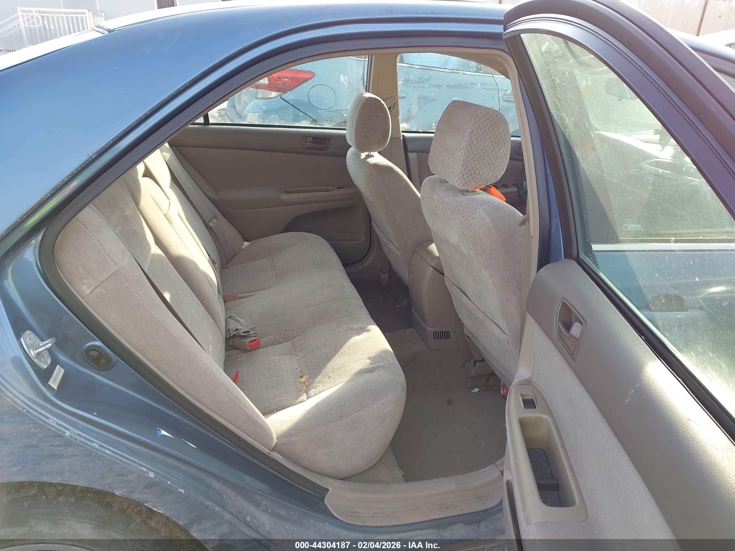 TOYOTA CAMRY image 8