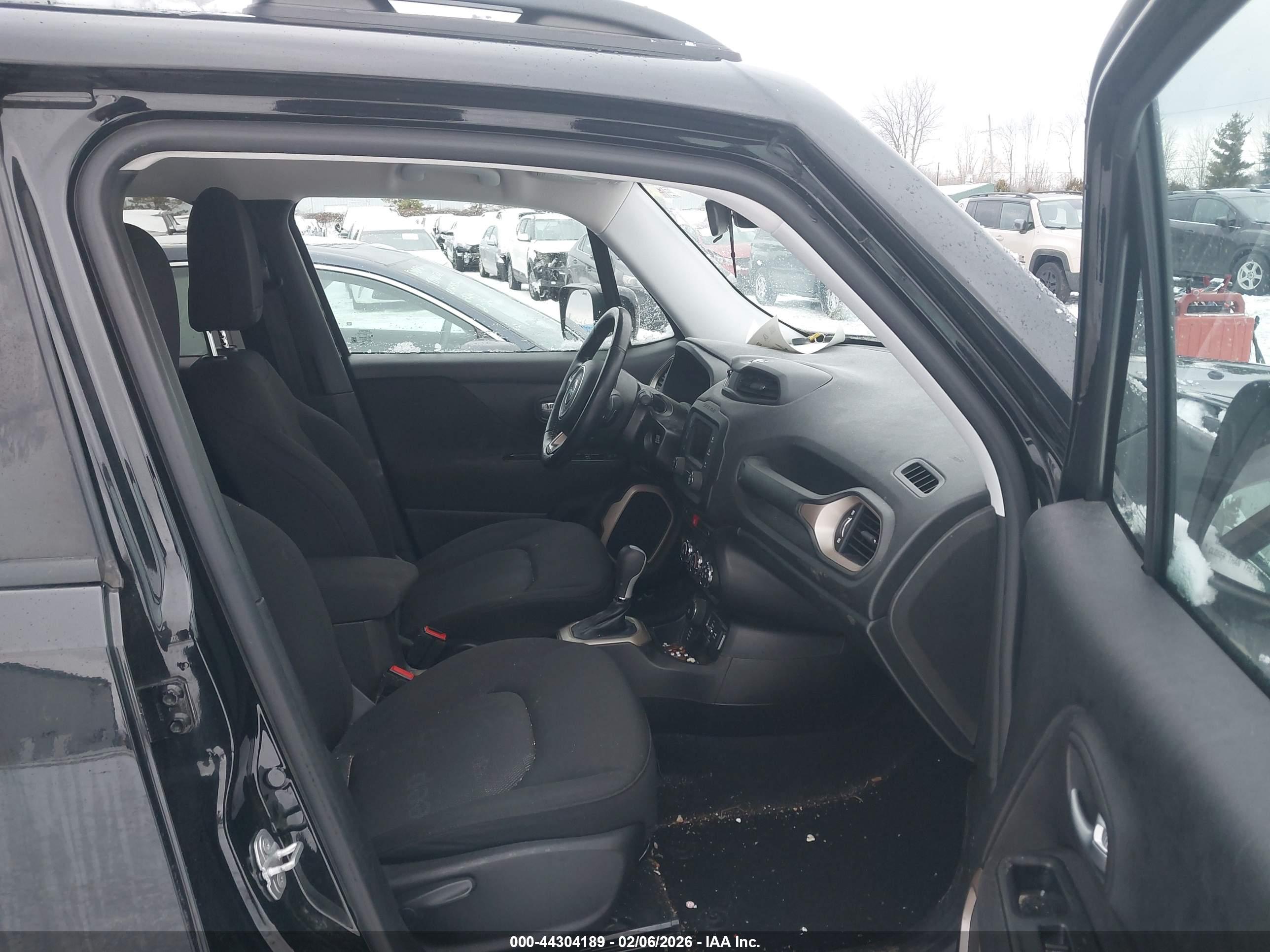 JEEP RENEGADE image 5
