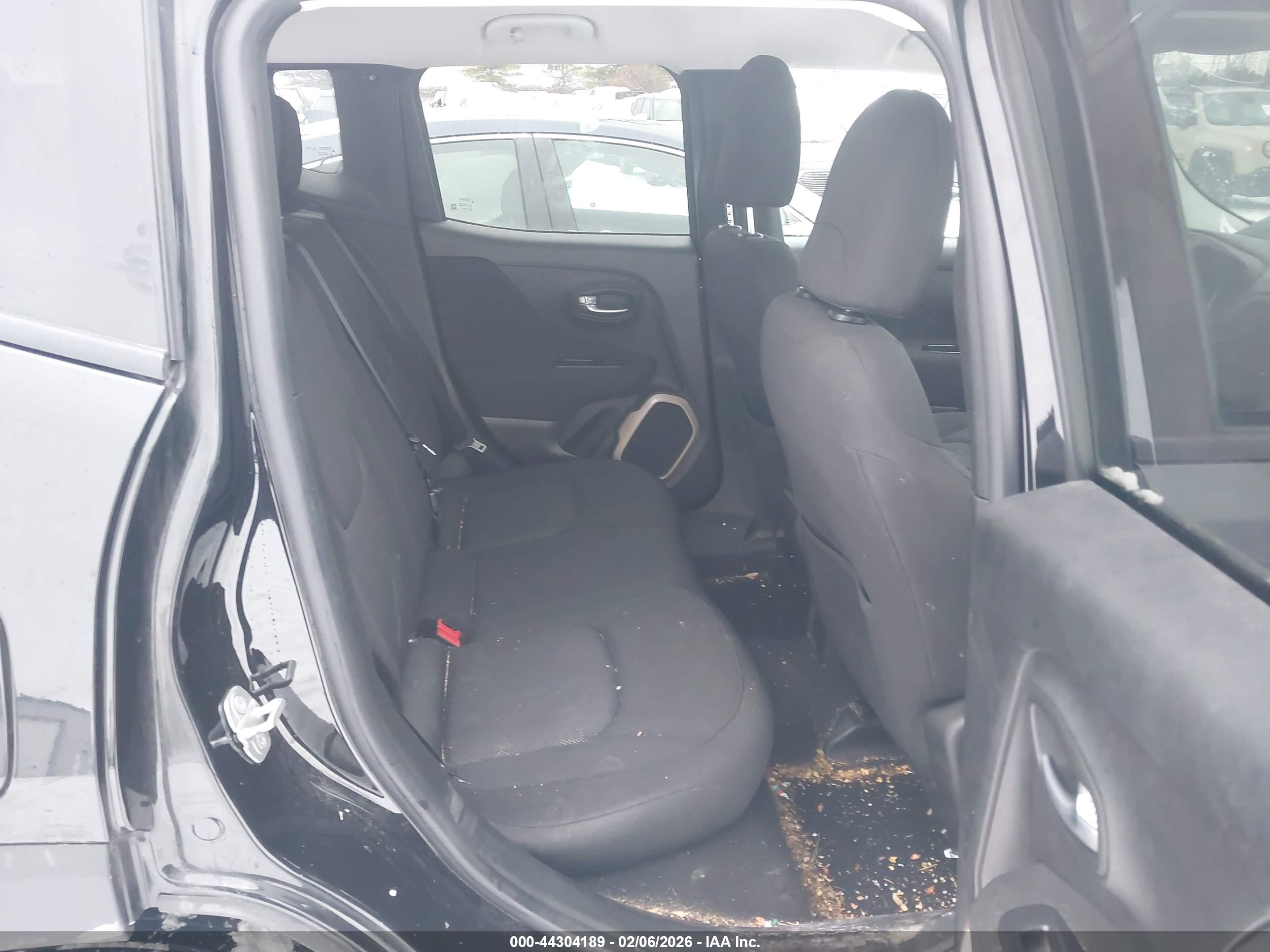 JEEP RENEGADE image 8