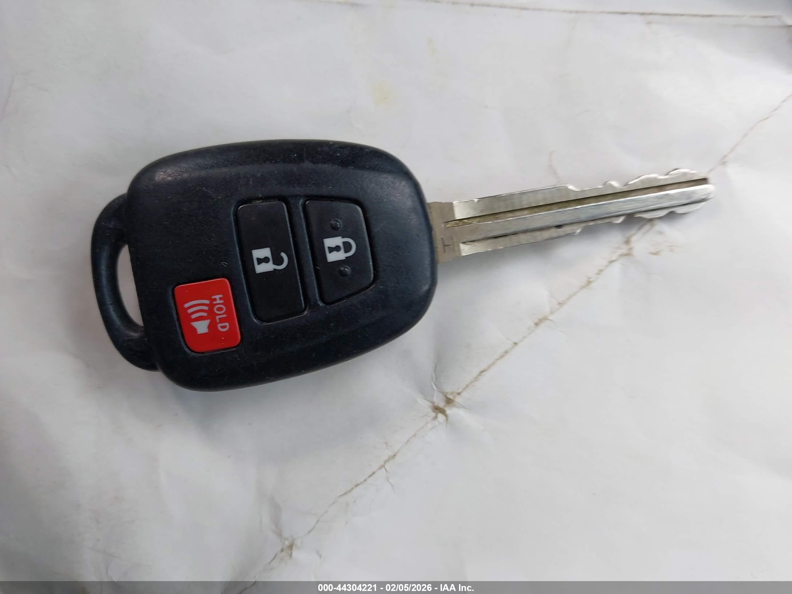 TOYOTA RAV4 image 11