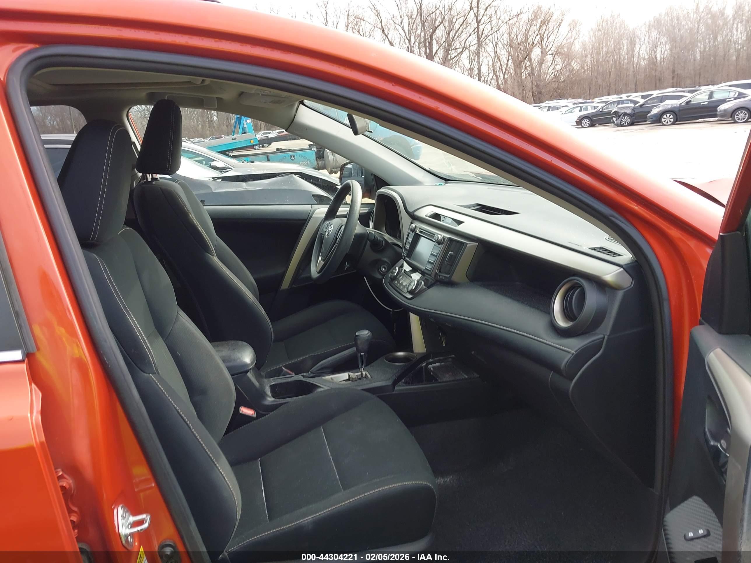 TOYOTA RAV4 image 5