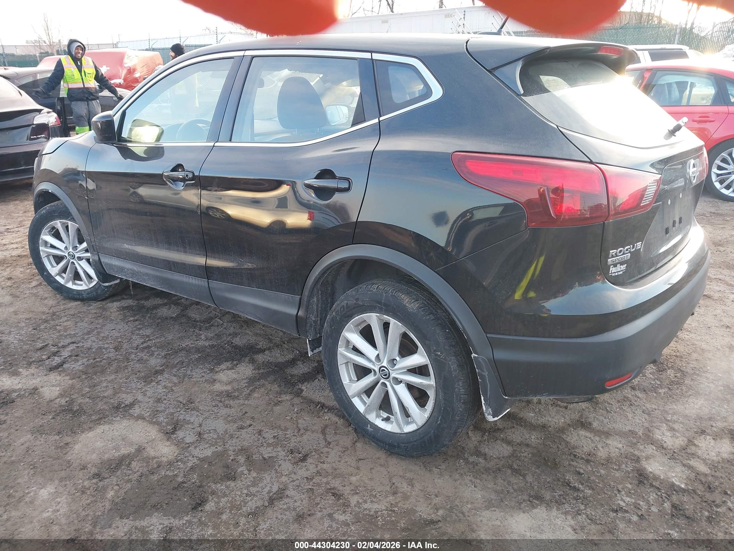 NISSAN ROGUE image 3