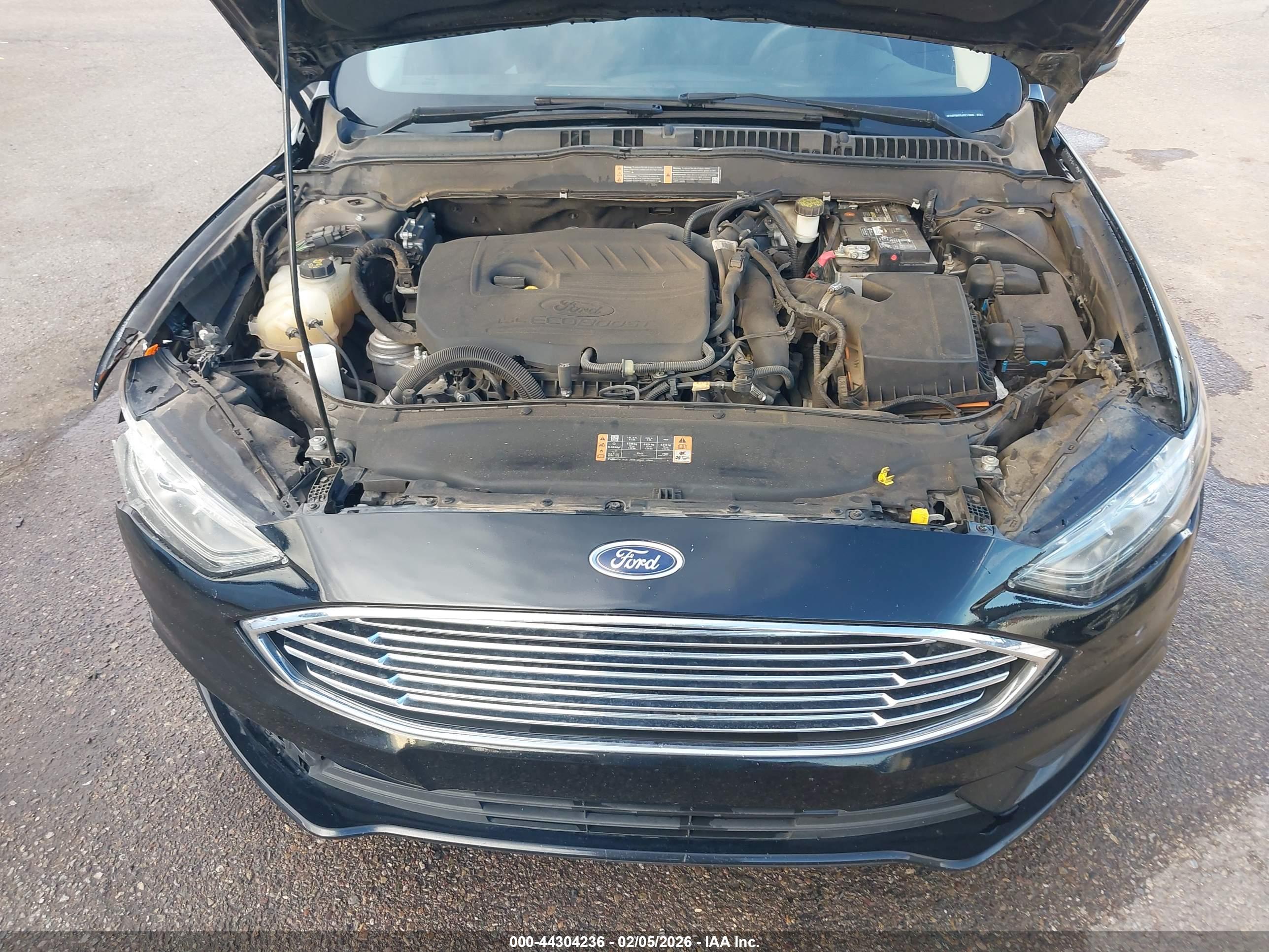 FORD FUSION image 10