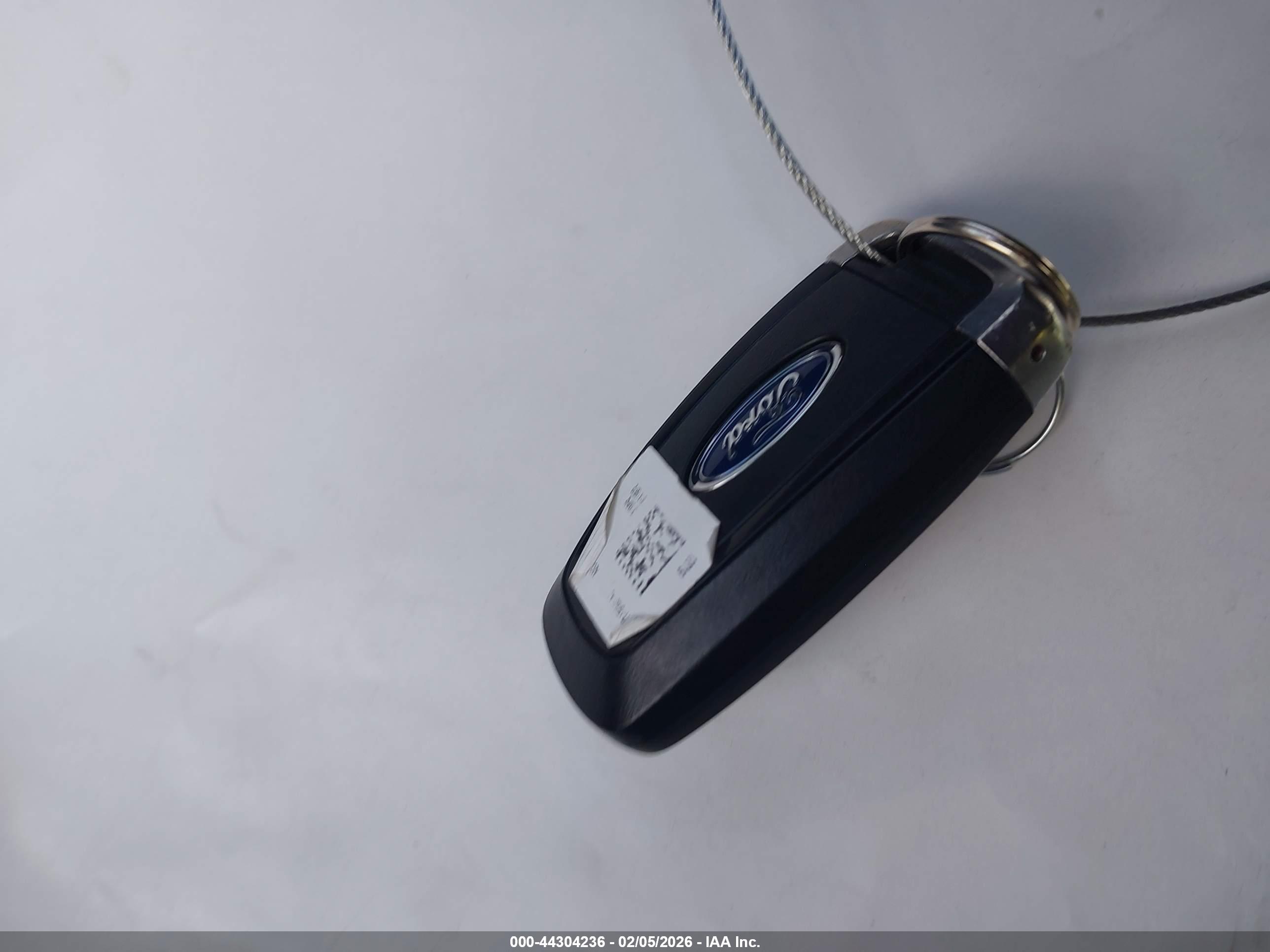 FORD FUSION image 11