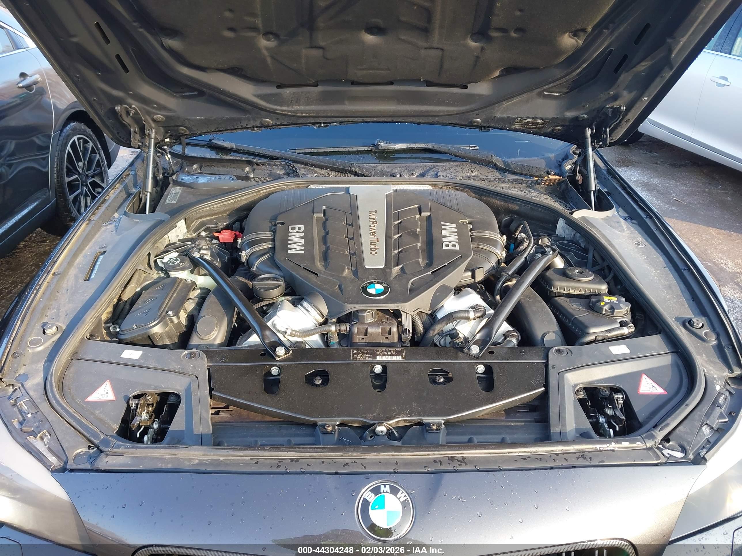 BMW 550I image 10