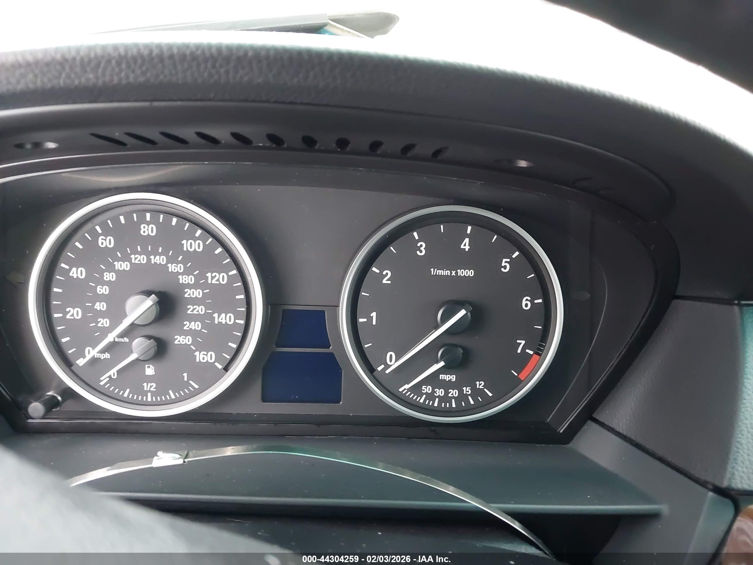 BMW 528I image 7