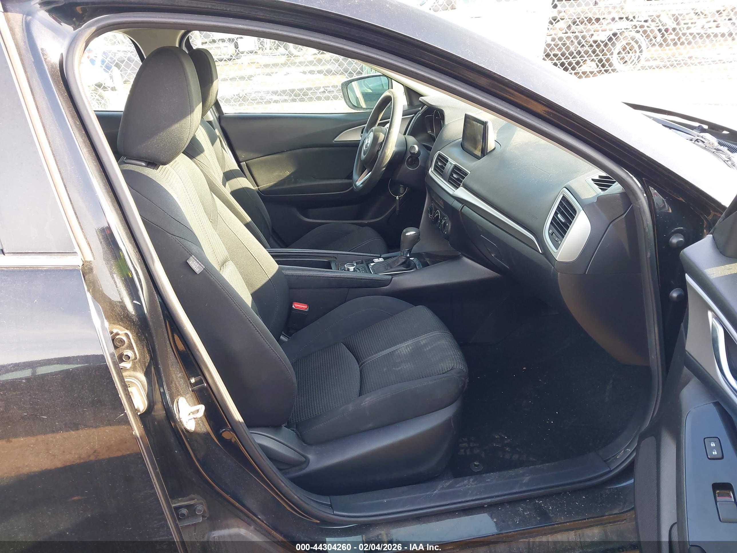 MAZDA MAZDA3 image 5