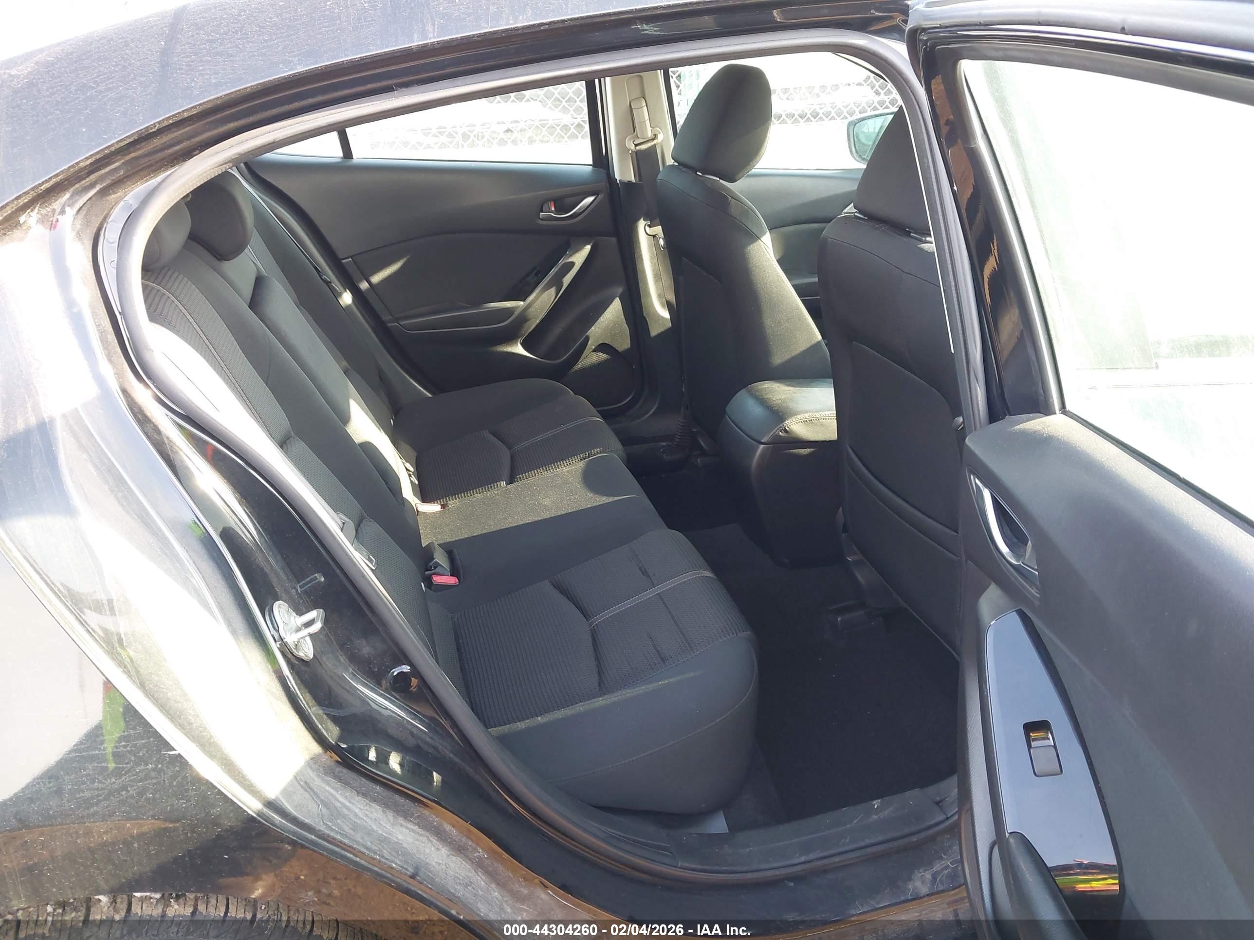 MAZDA MAZDA3 image 8