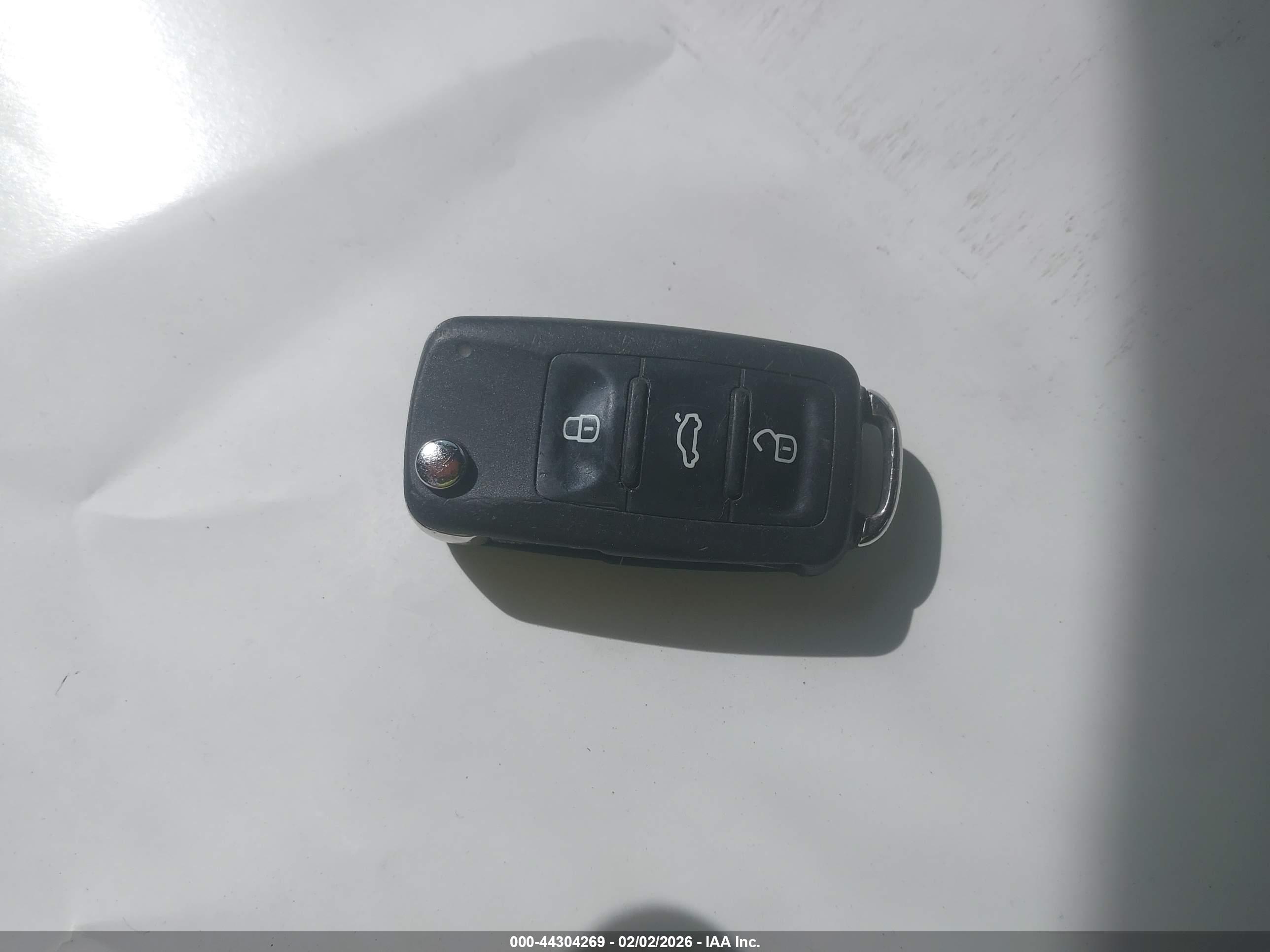 VOLKSWAGEN JETTA image 11