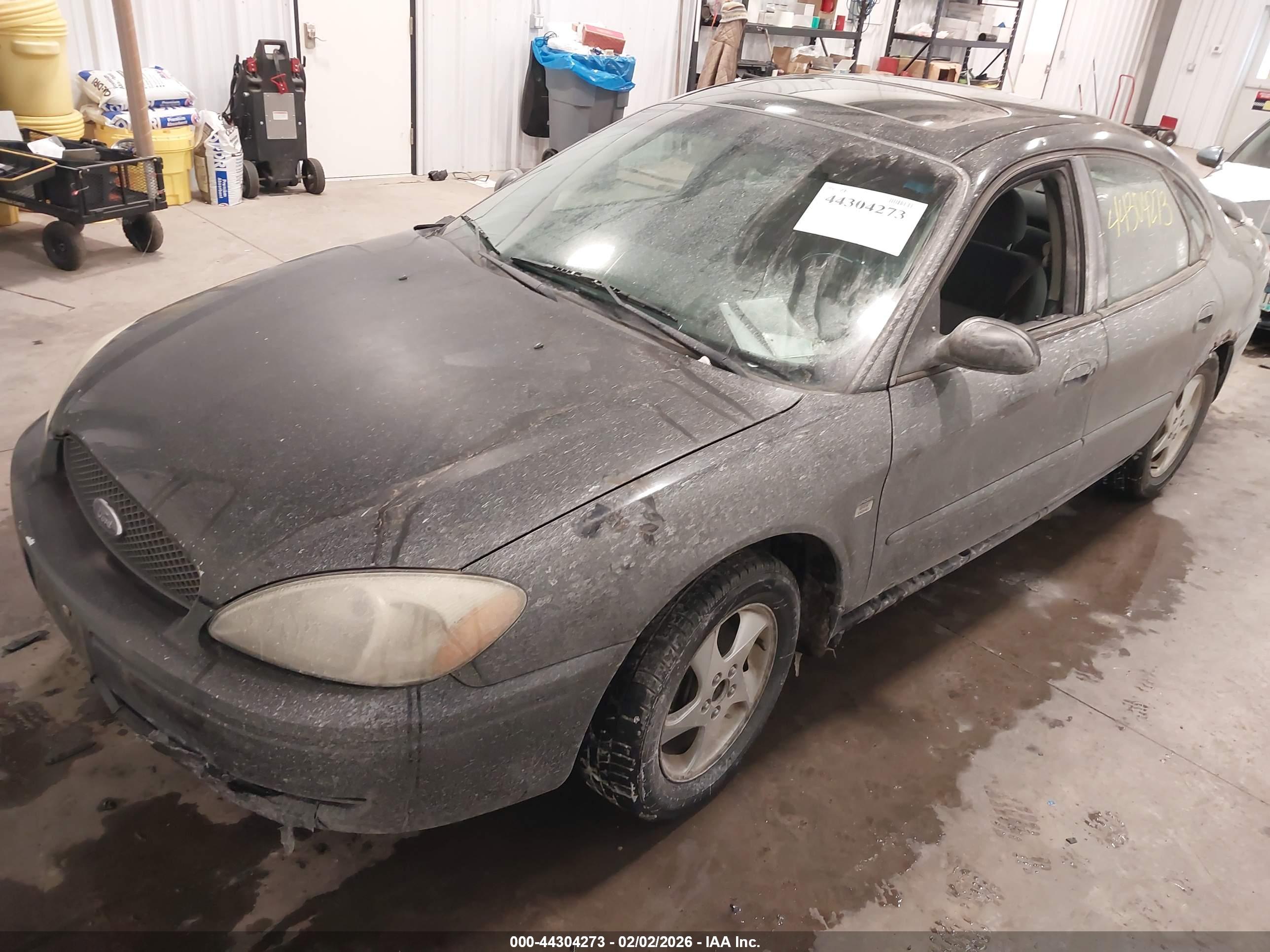 FORD TAURUS image 2