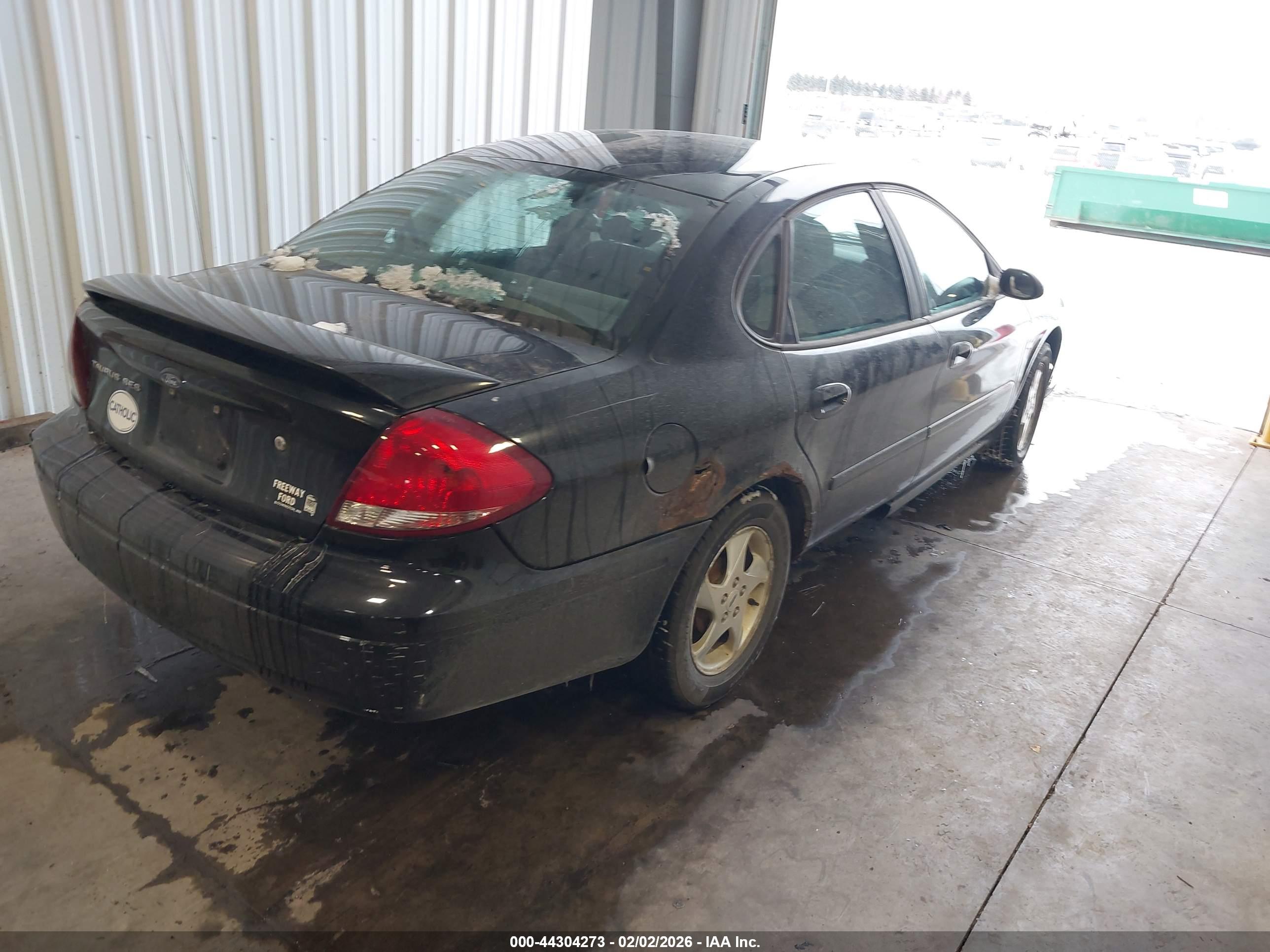FORD TAURUS image 4