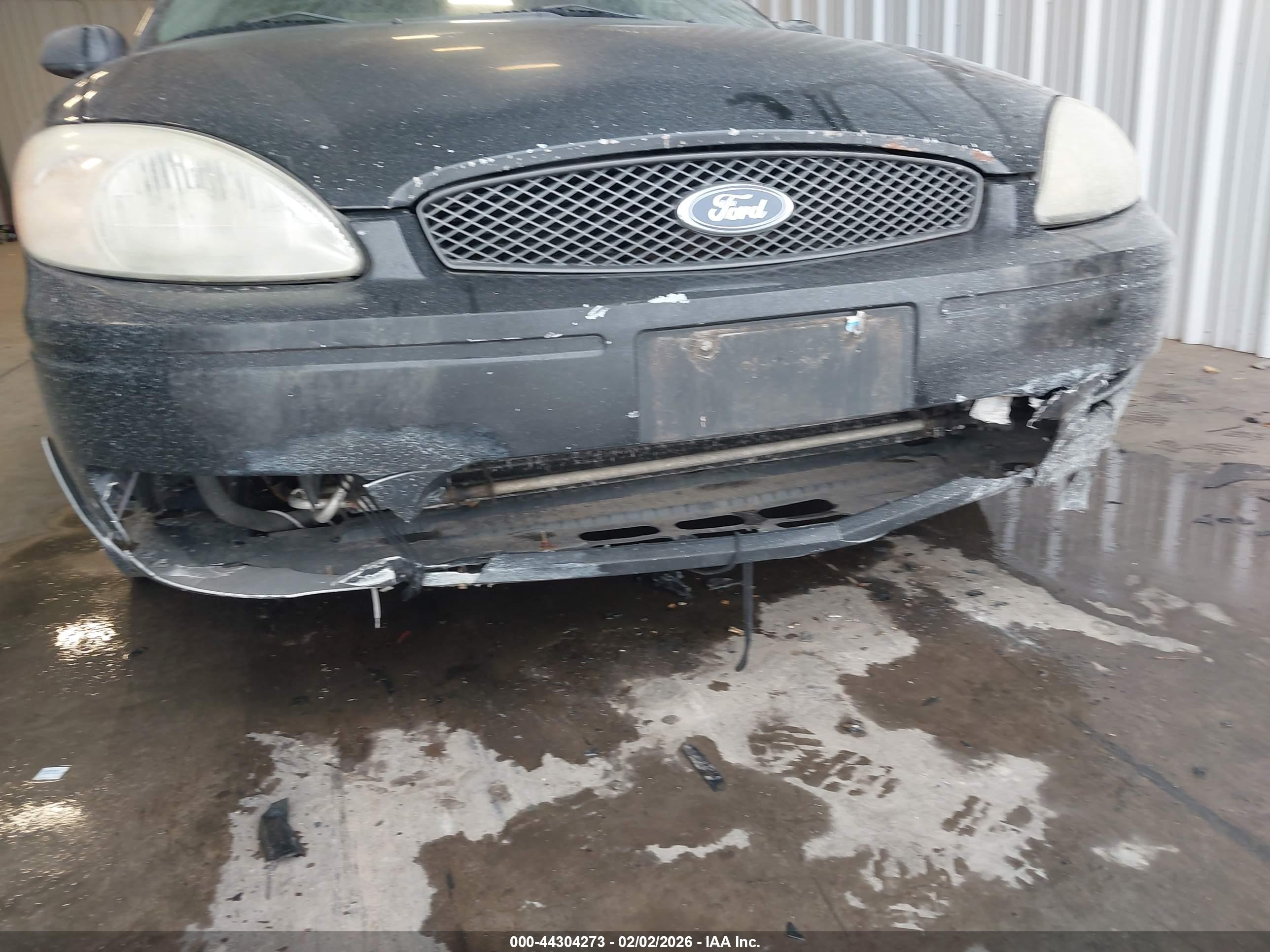 FORD TAURUS image 6