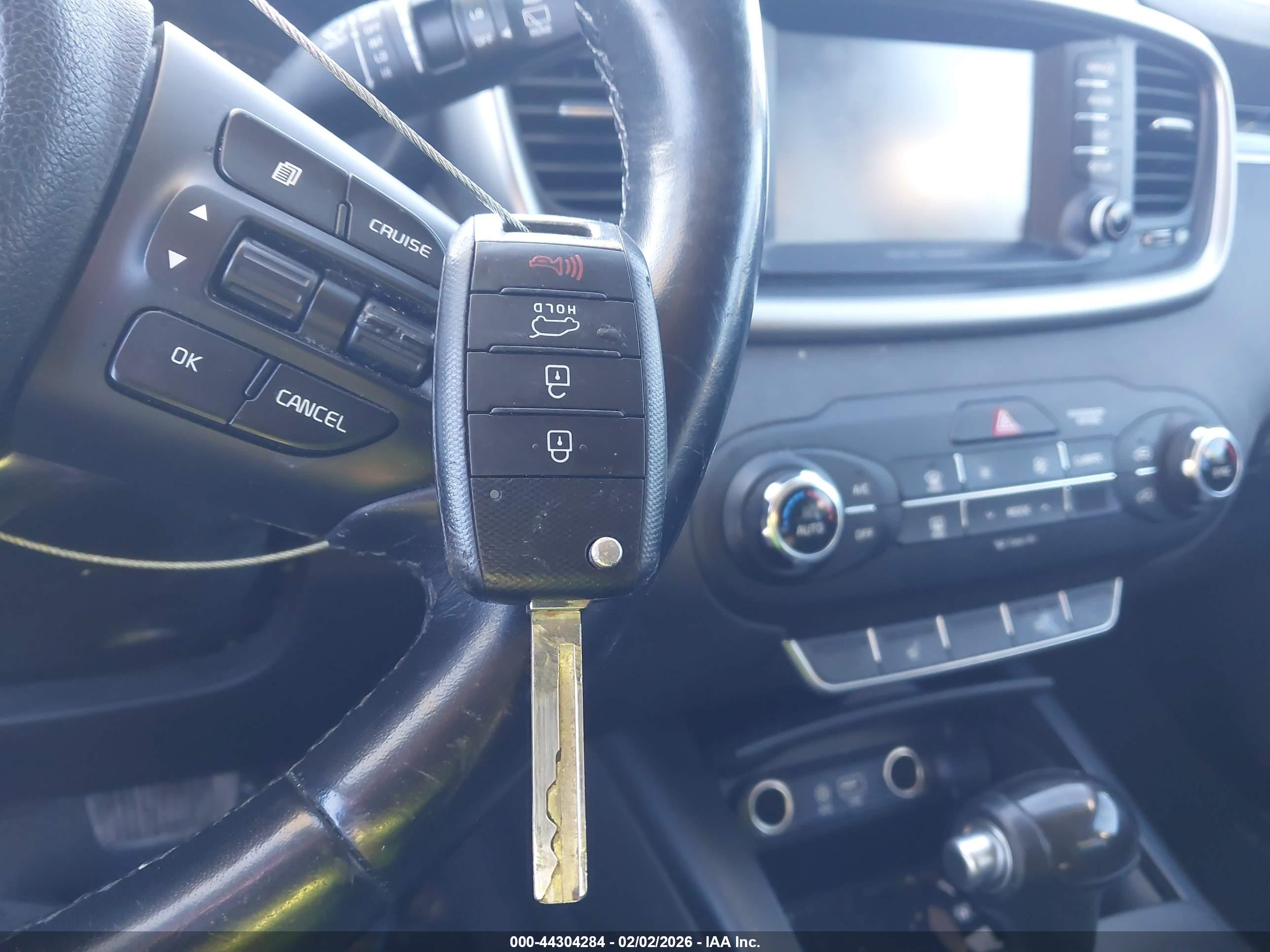 KIA SORENTO image 11