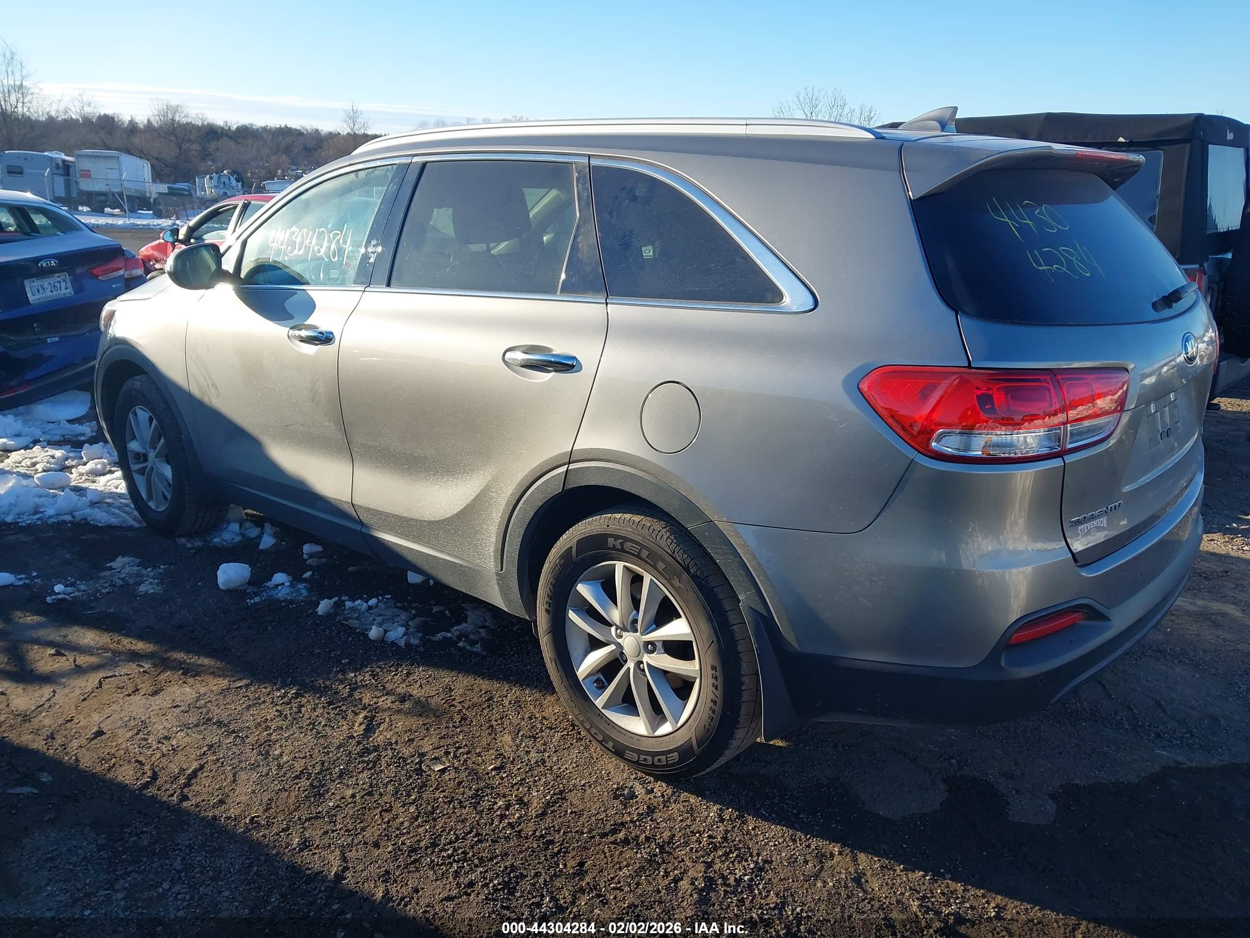 KIA SORENTO image 3