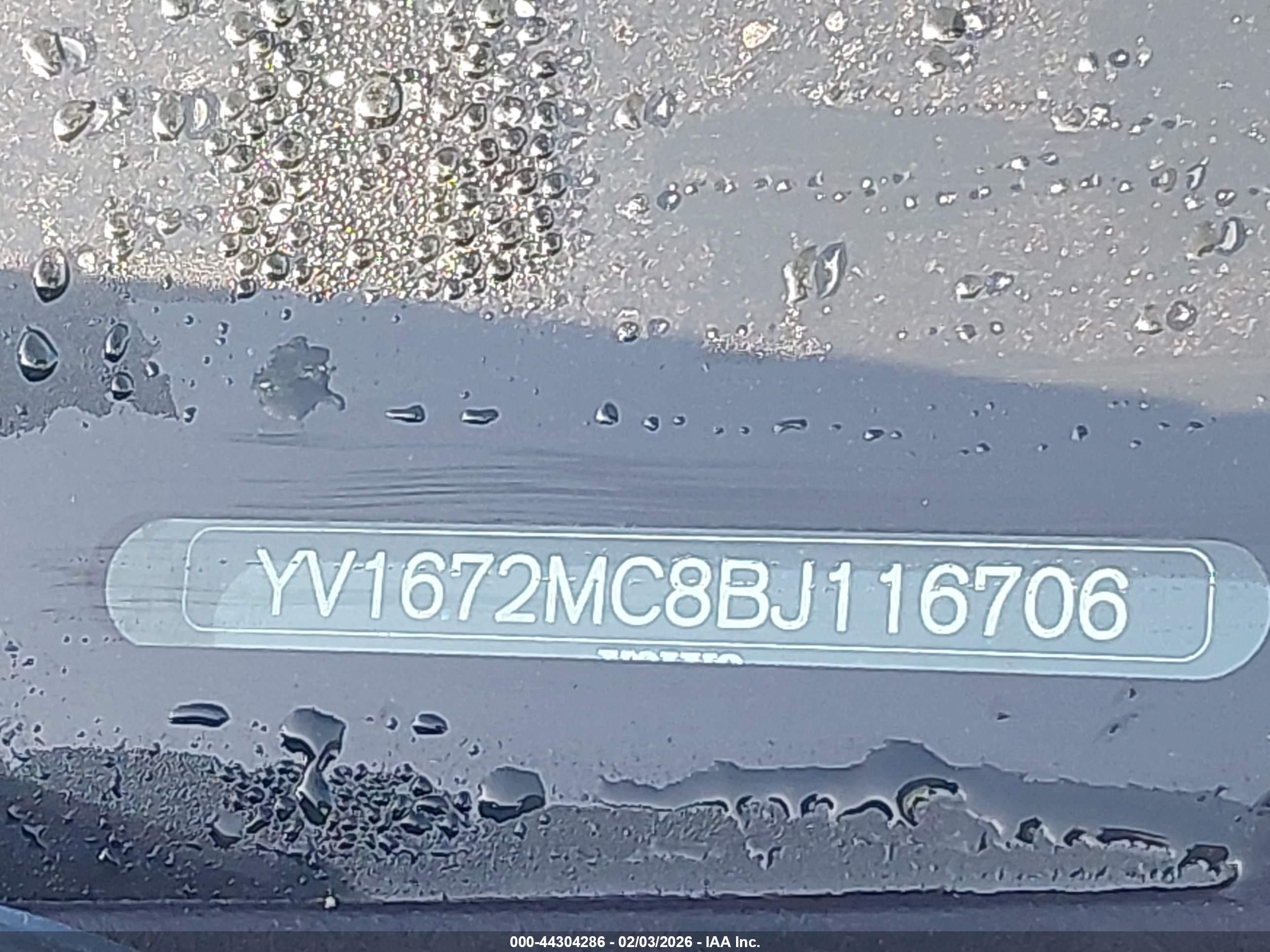 VOLVO C70 image 9