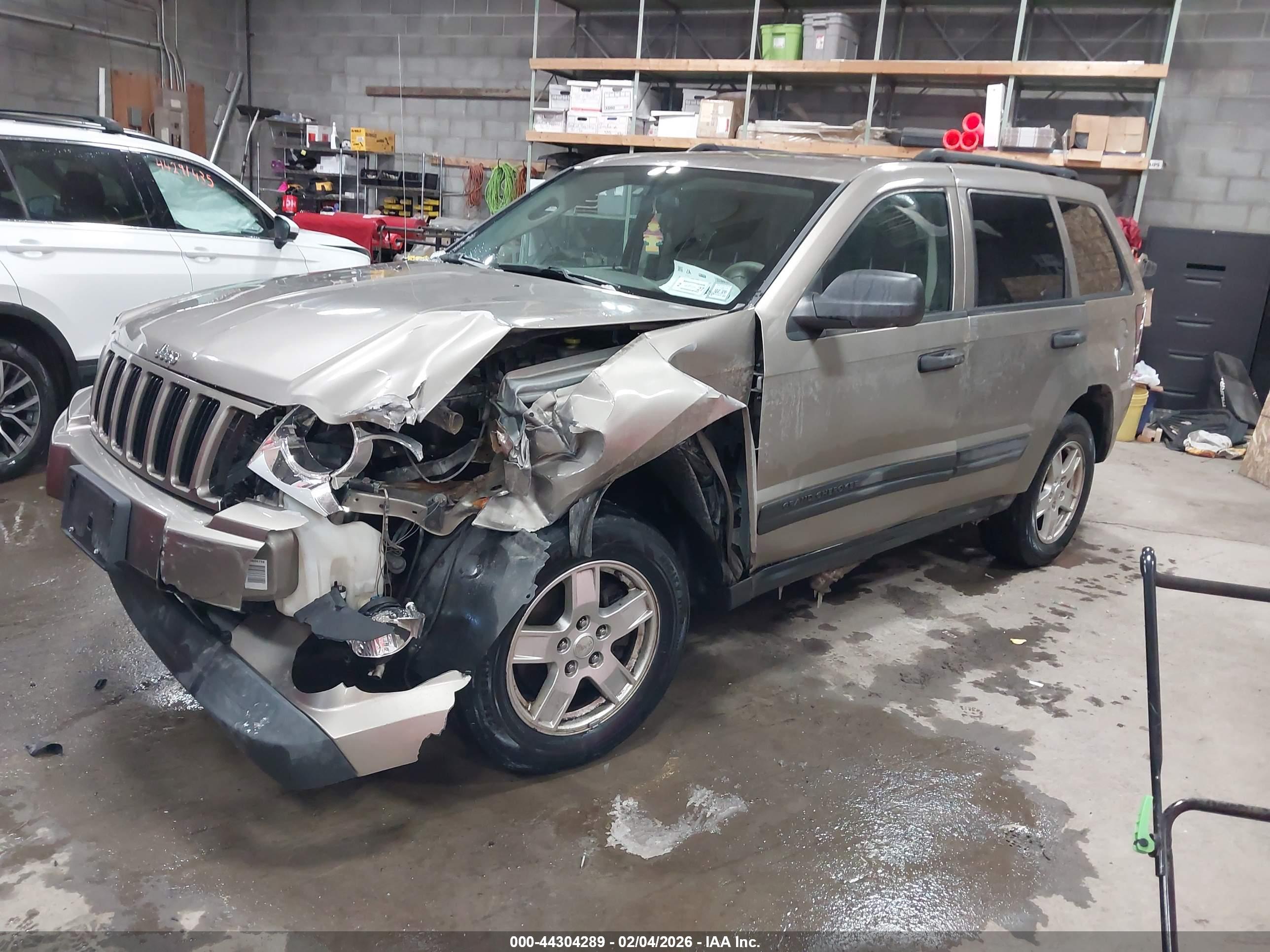 JEEP GRAND image 2
