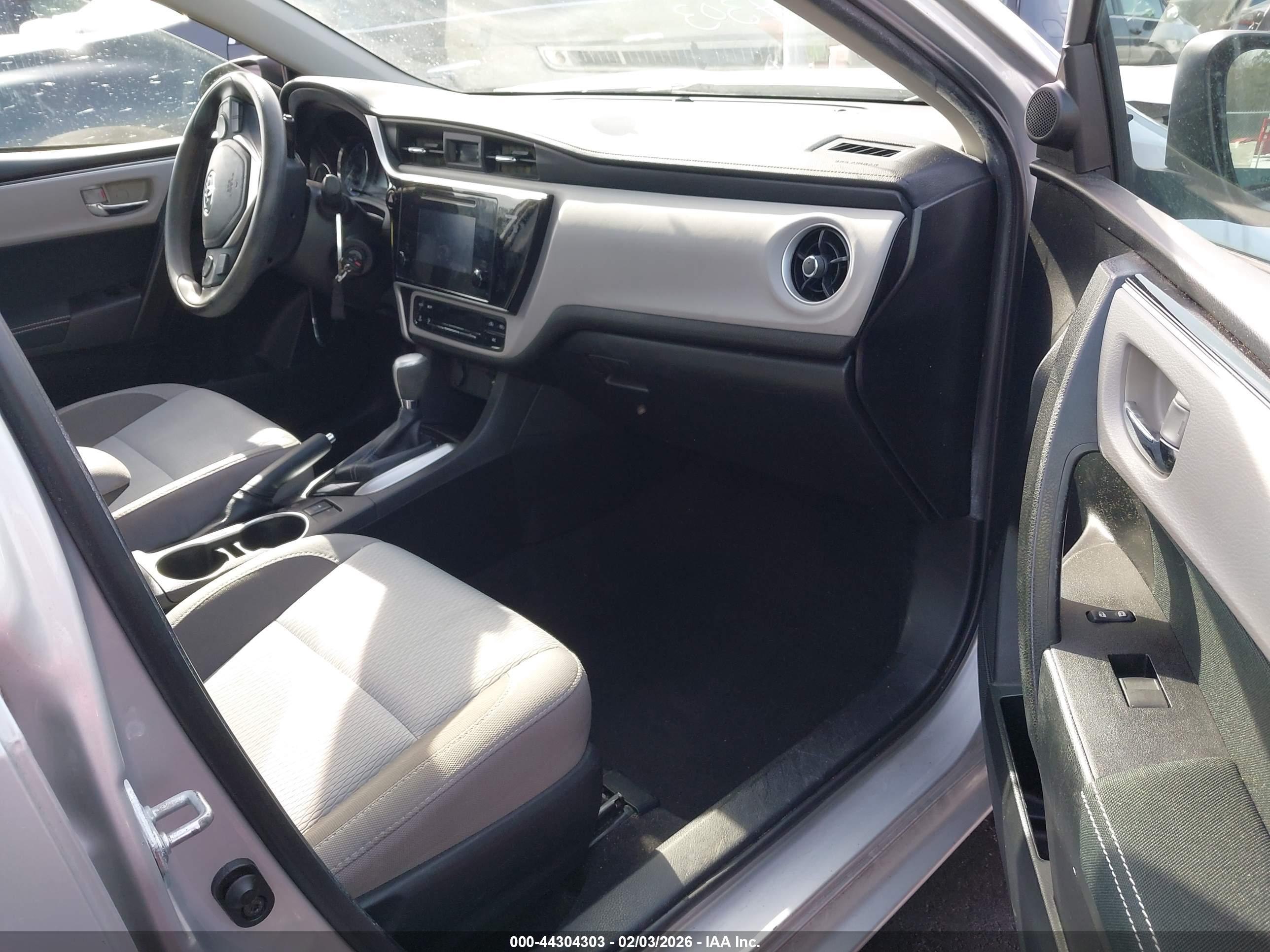 TOYOTA COROLLA image 5