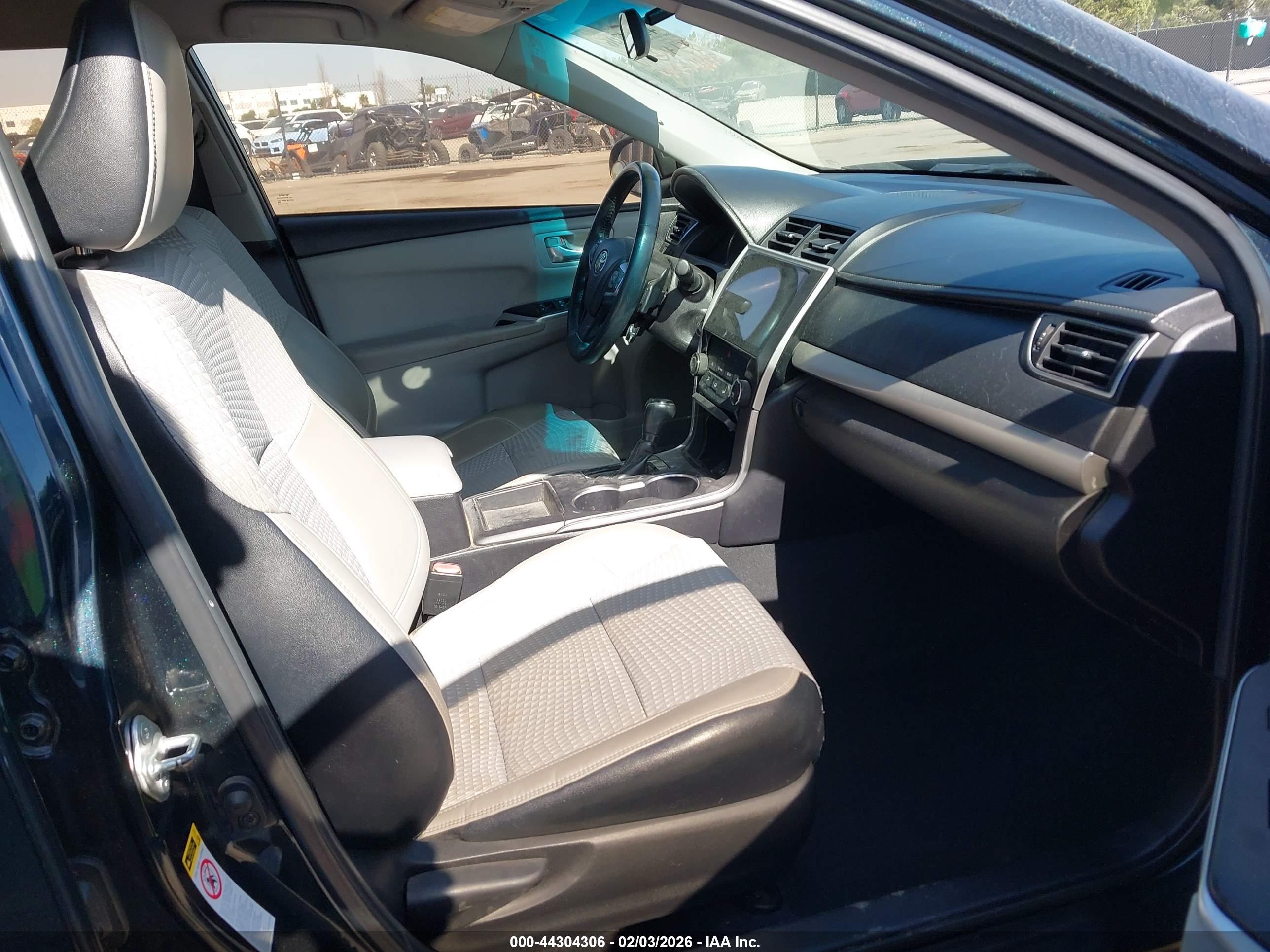 TOYOTA CAMRY image 5