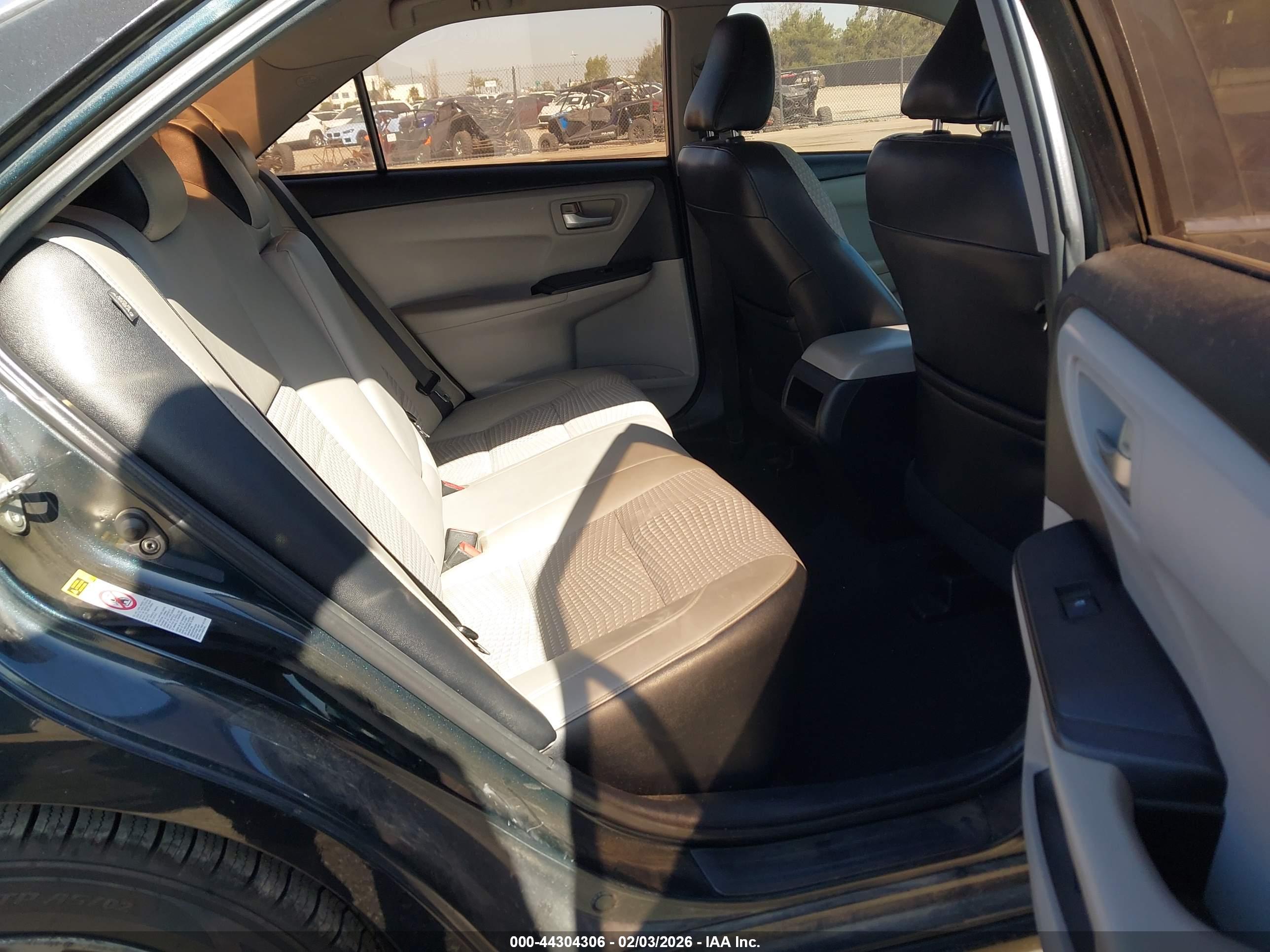 TOYOTA CAMRY image 8
