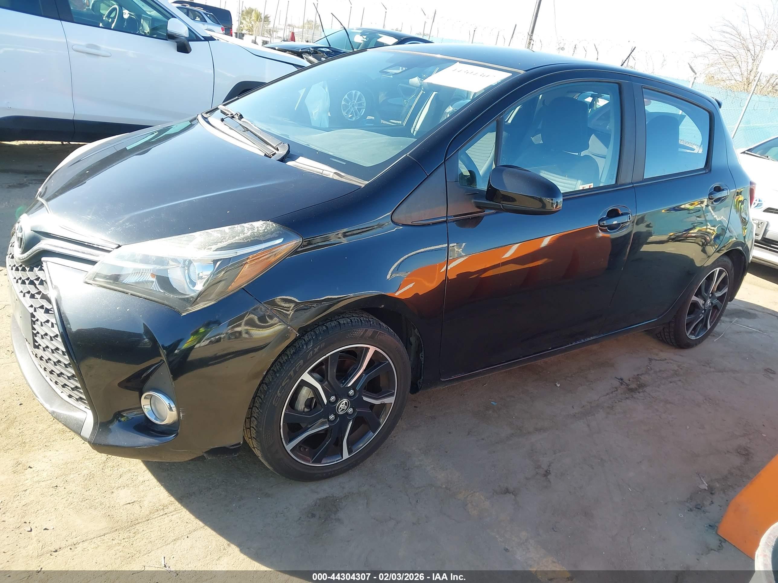 TOYOTA YARIS image 2