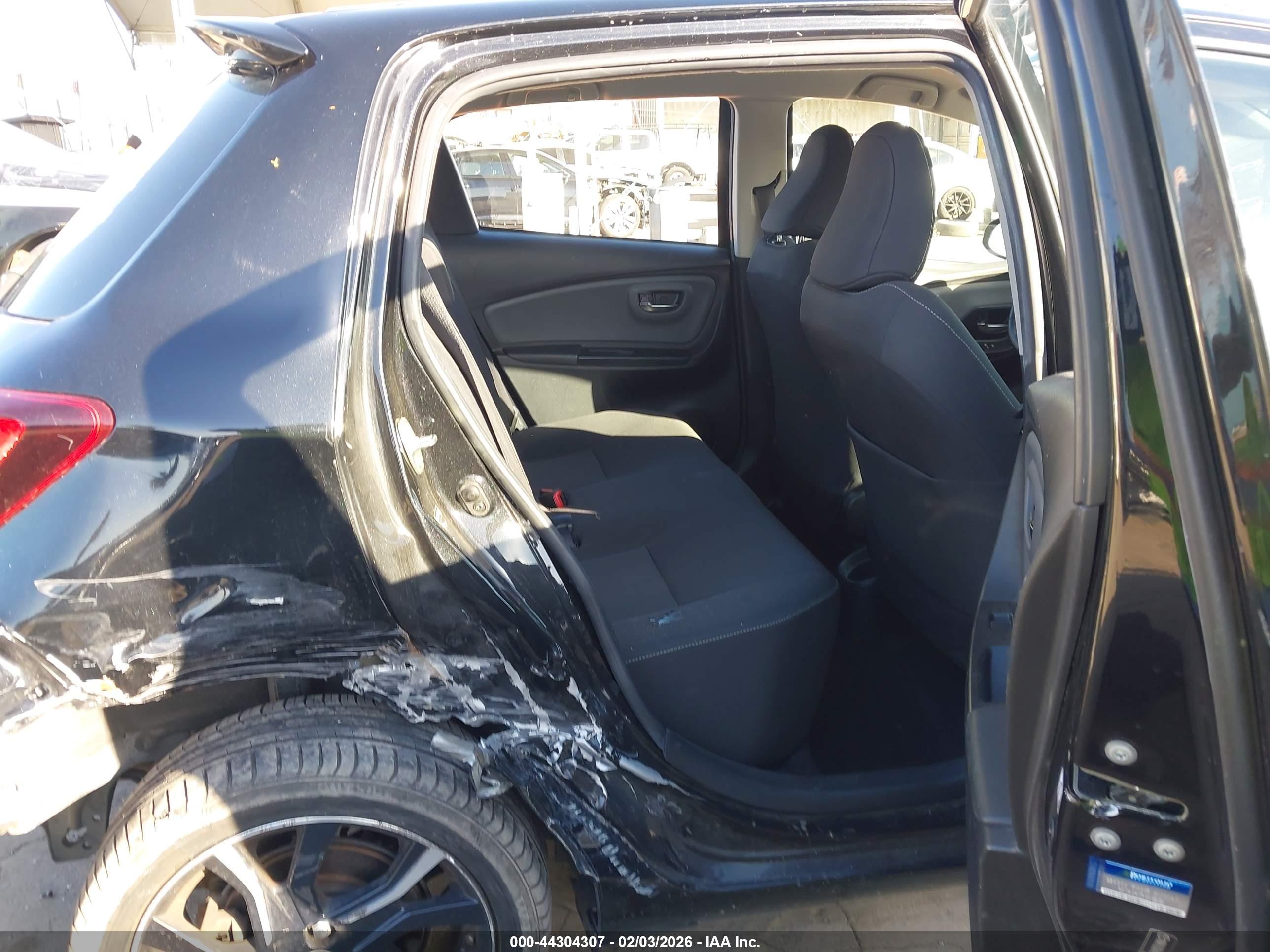 TOYOTA YARIS image 8