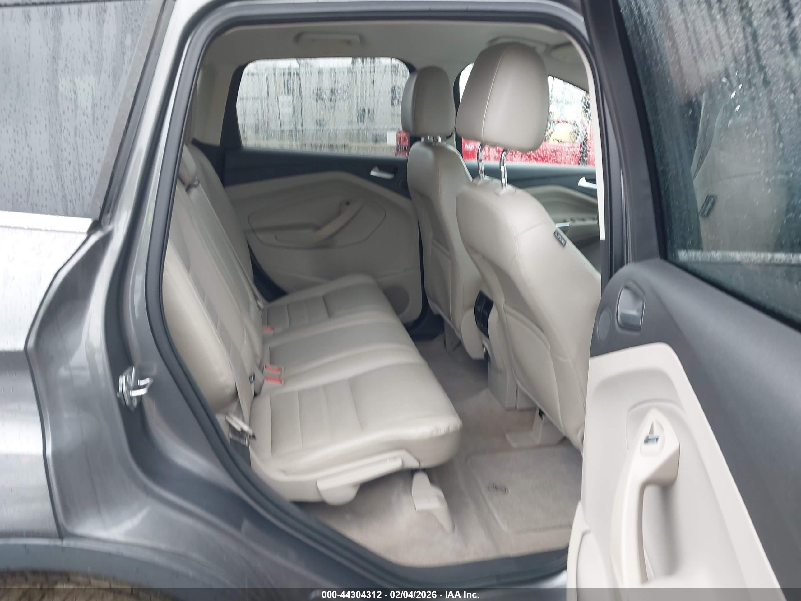 FORD ESCAPE image 8