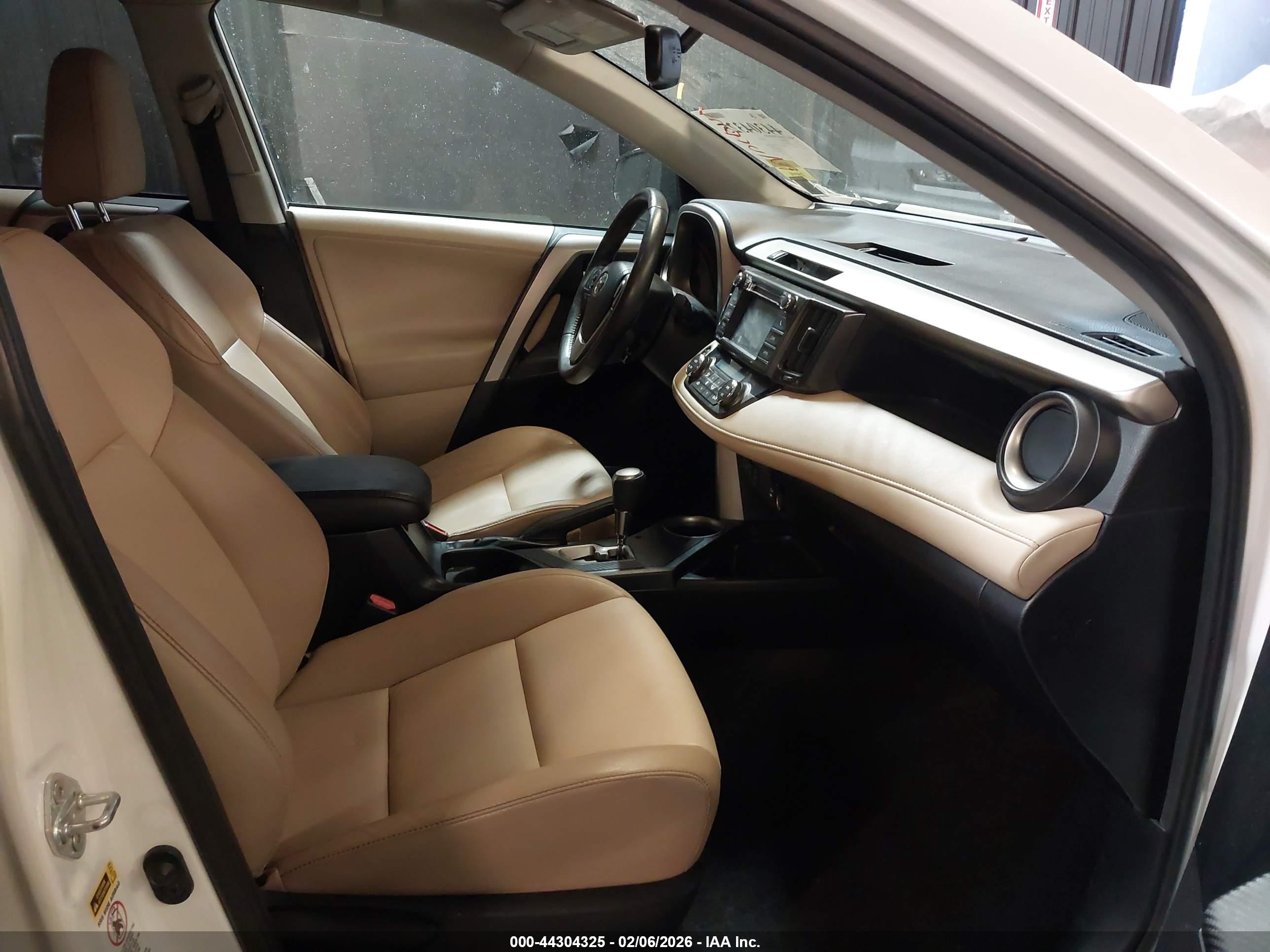 TOYOTA RAV4 image 5