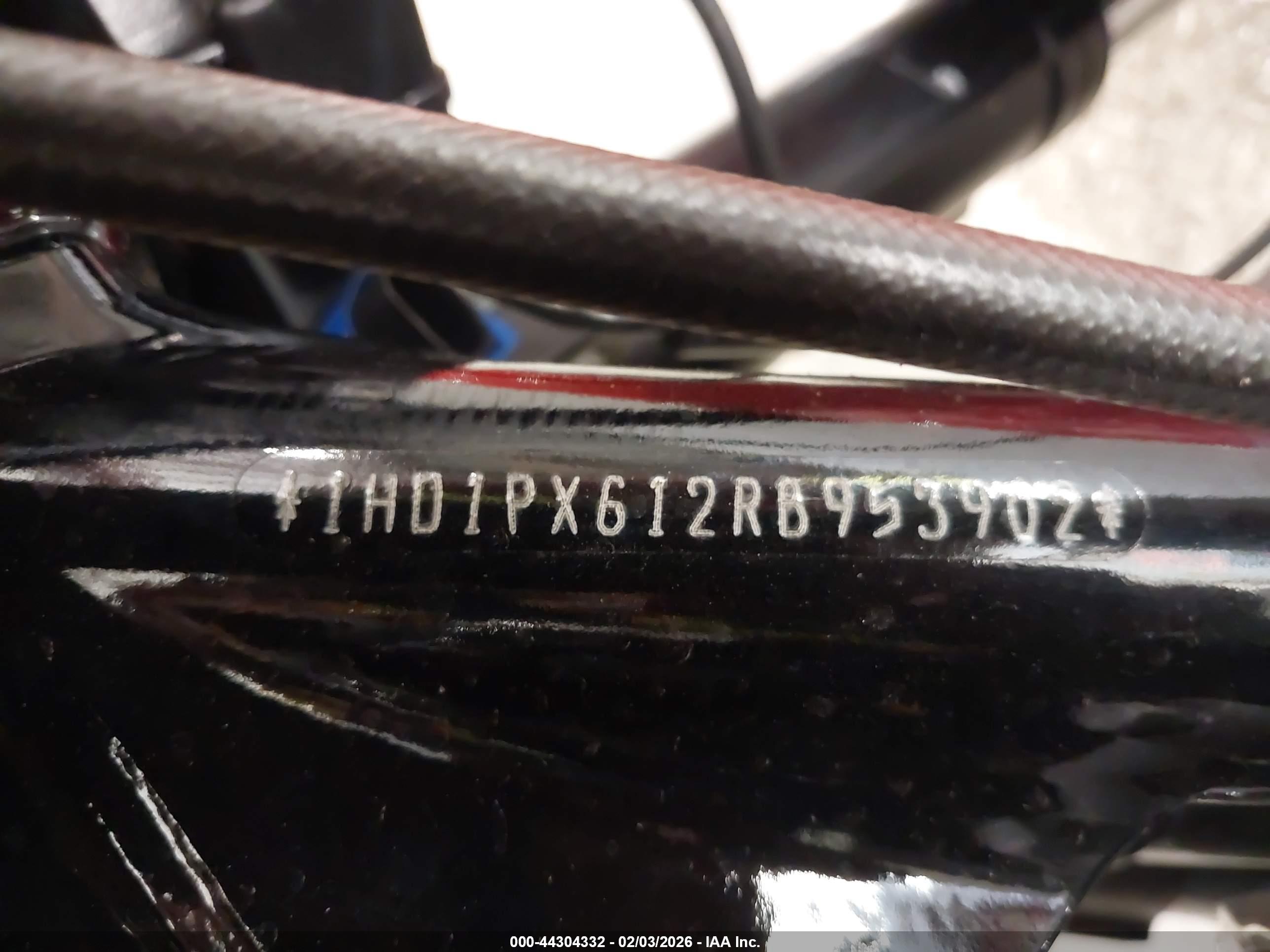 HARLEY-DAVIDSON FLHXSE image 10