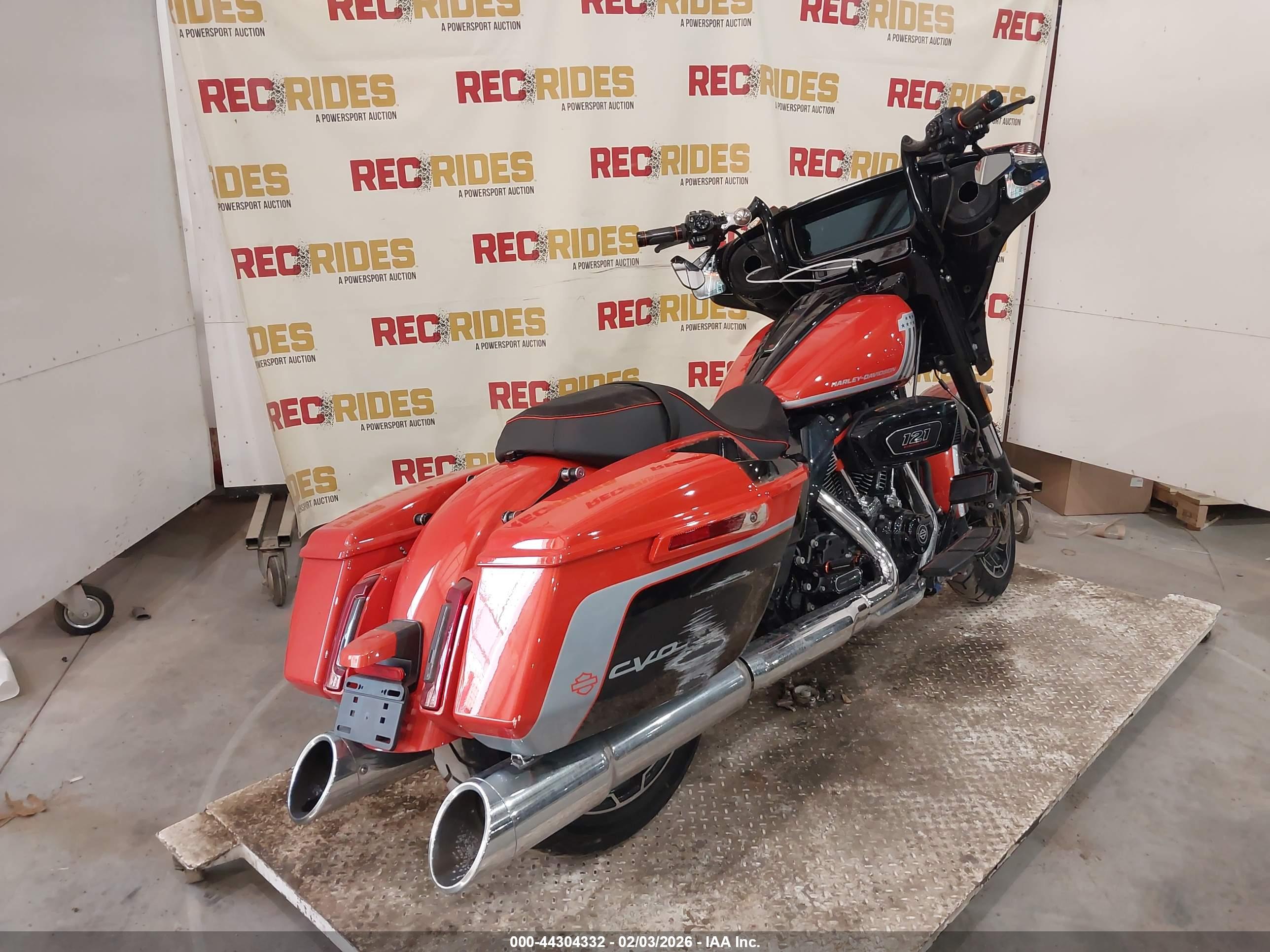 HARLEY-DAVIDSON FLHXSE image 4