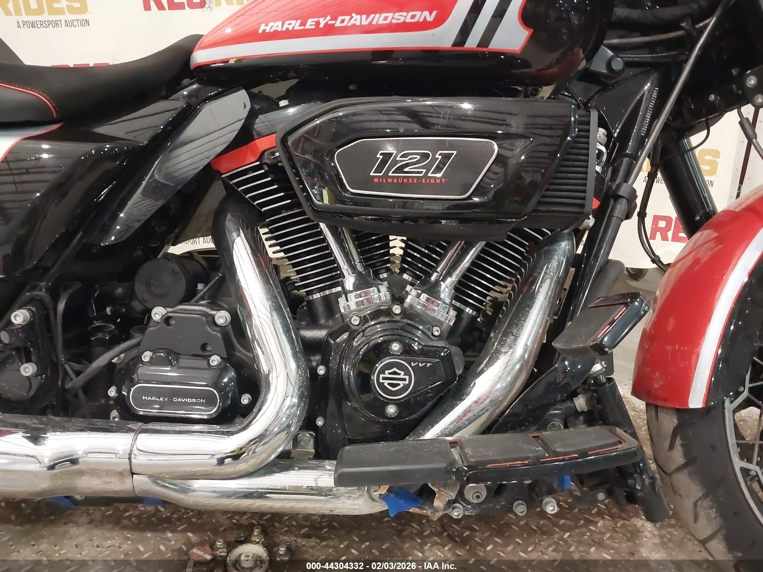 HARLEY-DAVIDSON FLHXSE image 8