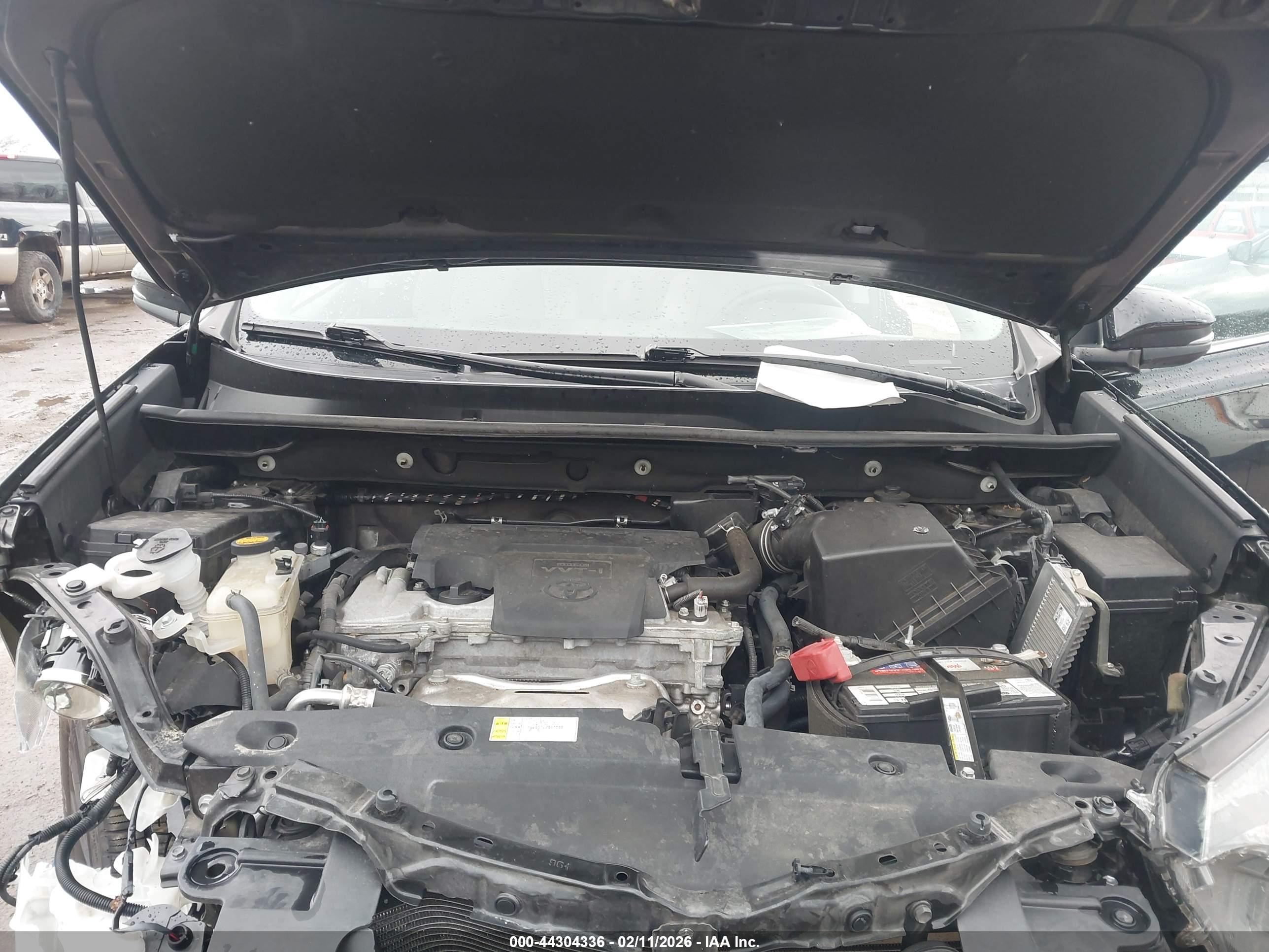 TOYOTA RAV4 image 10