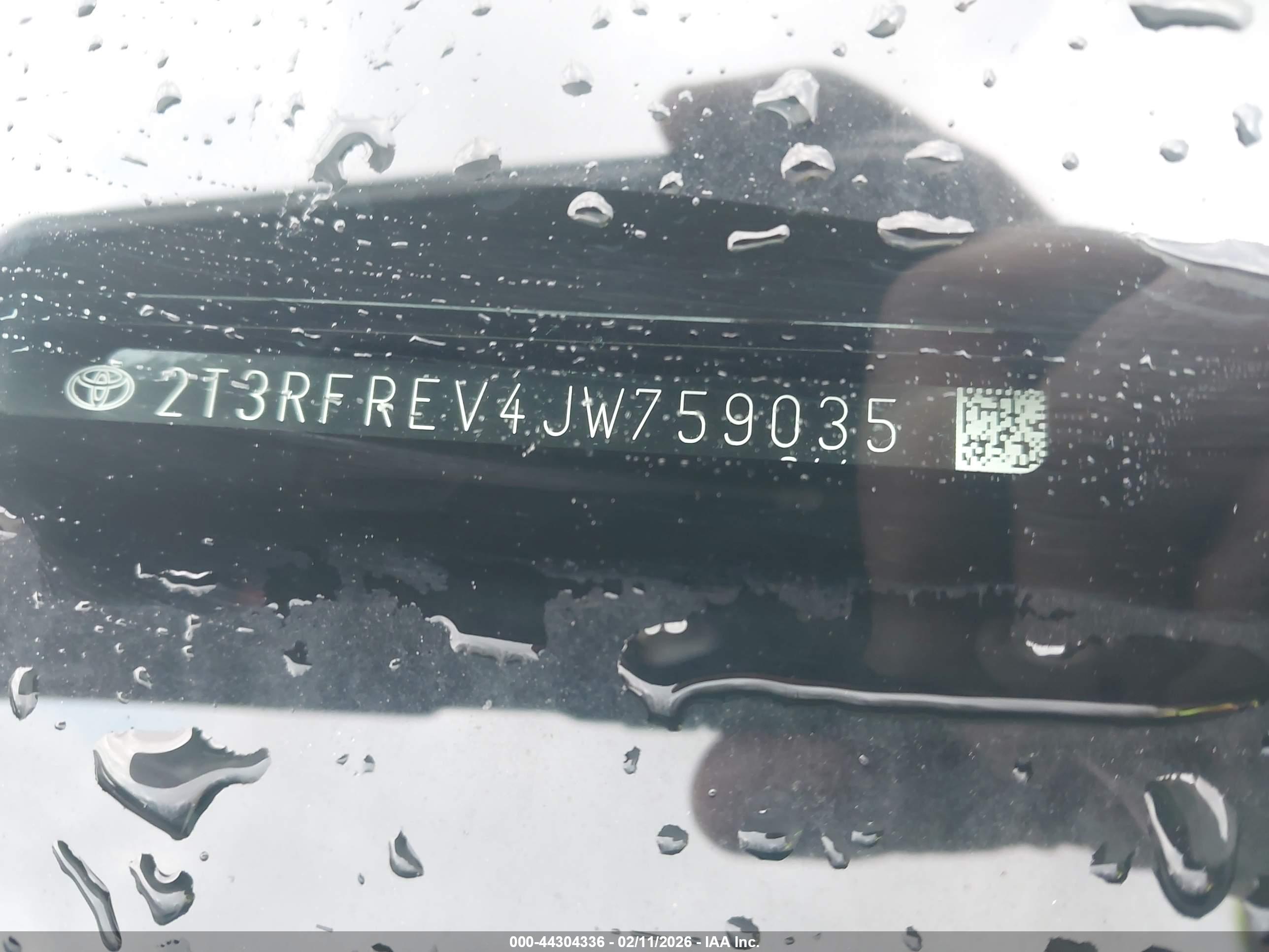 TOYOTA RAV4 image 9