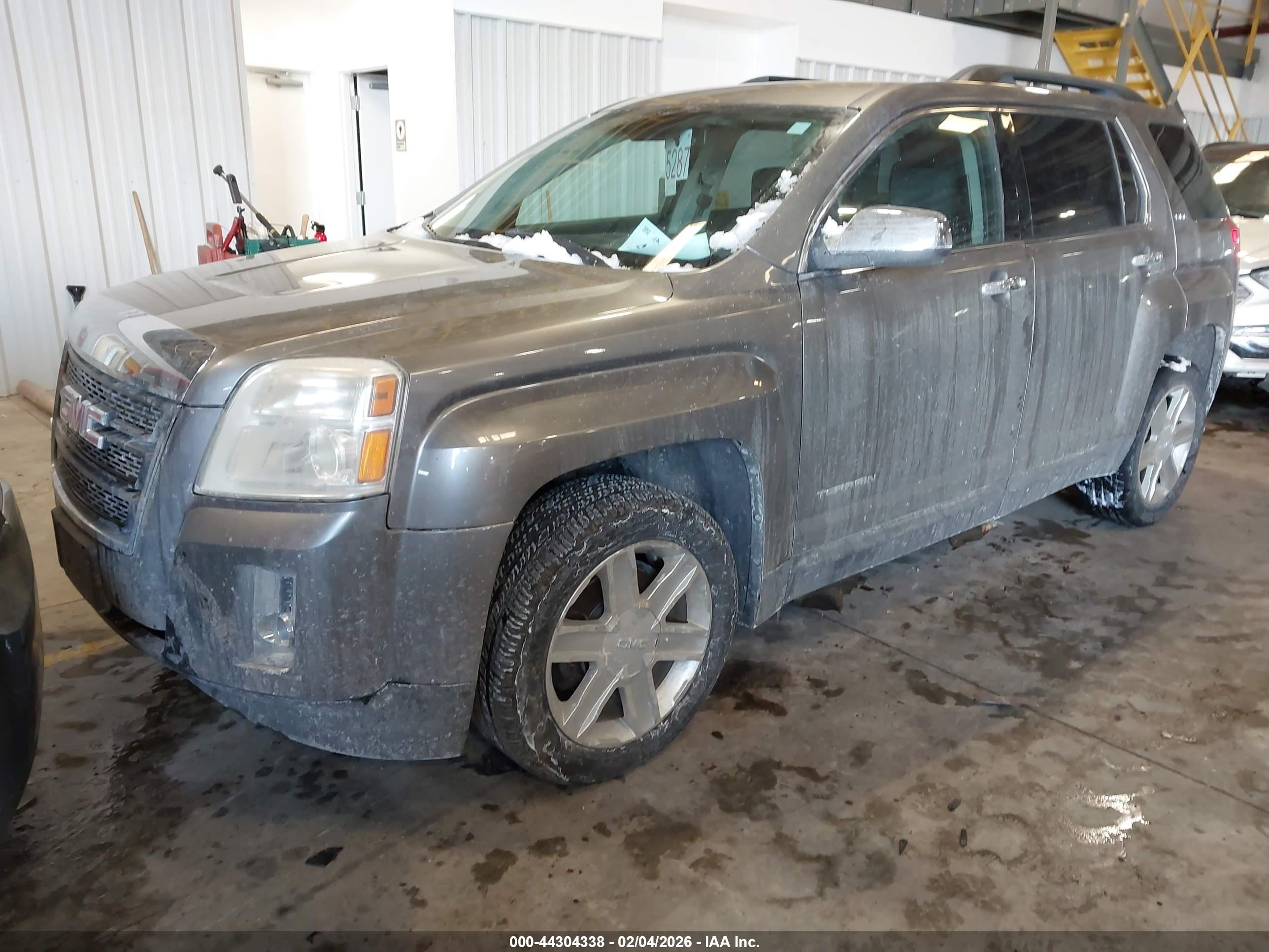 GMC TERRAIN image 2