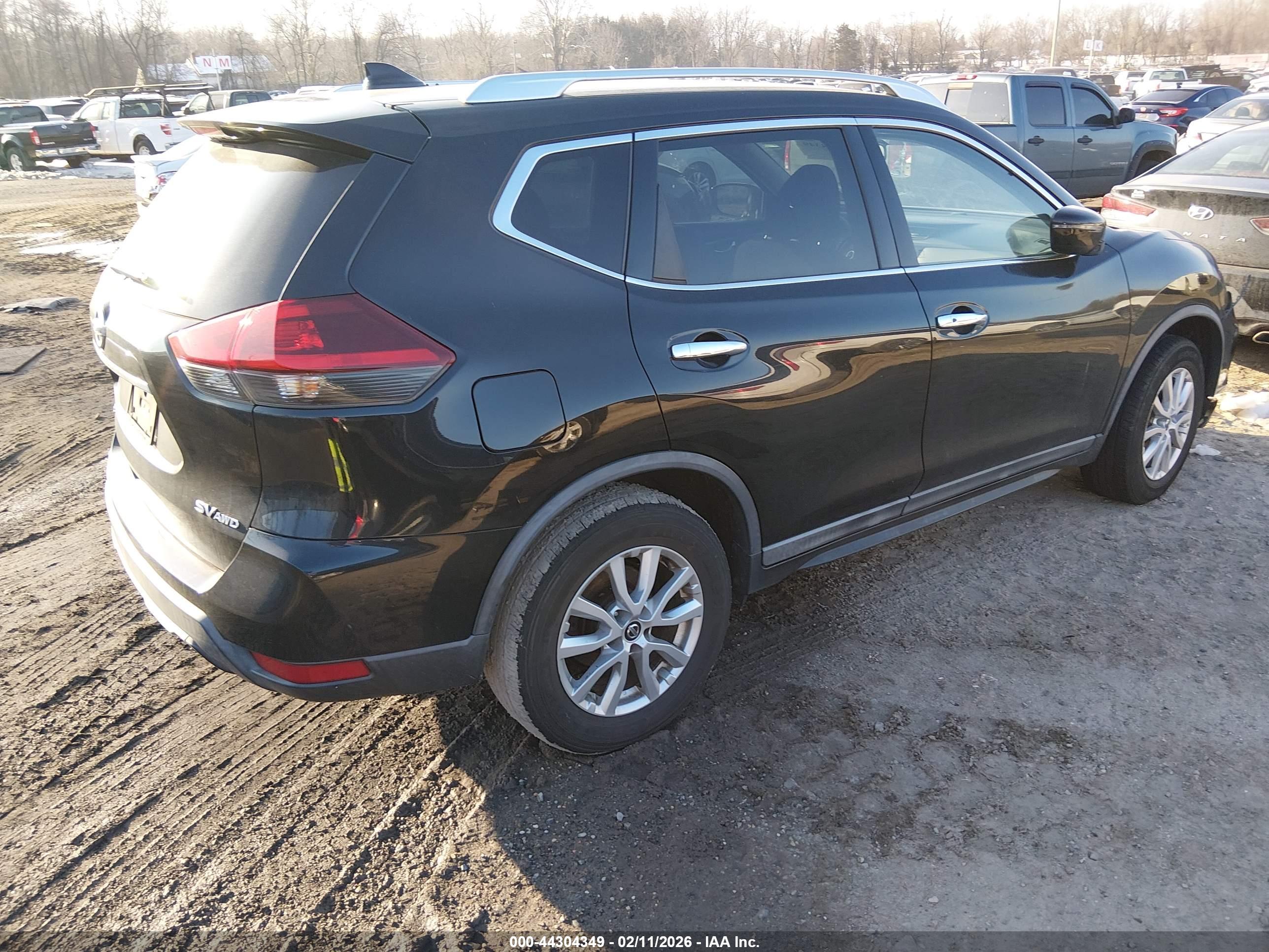 NISSAN ROGUE image 4