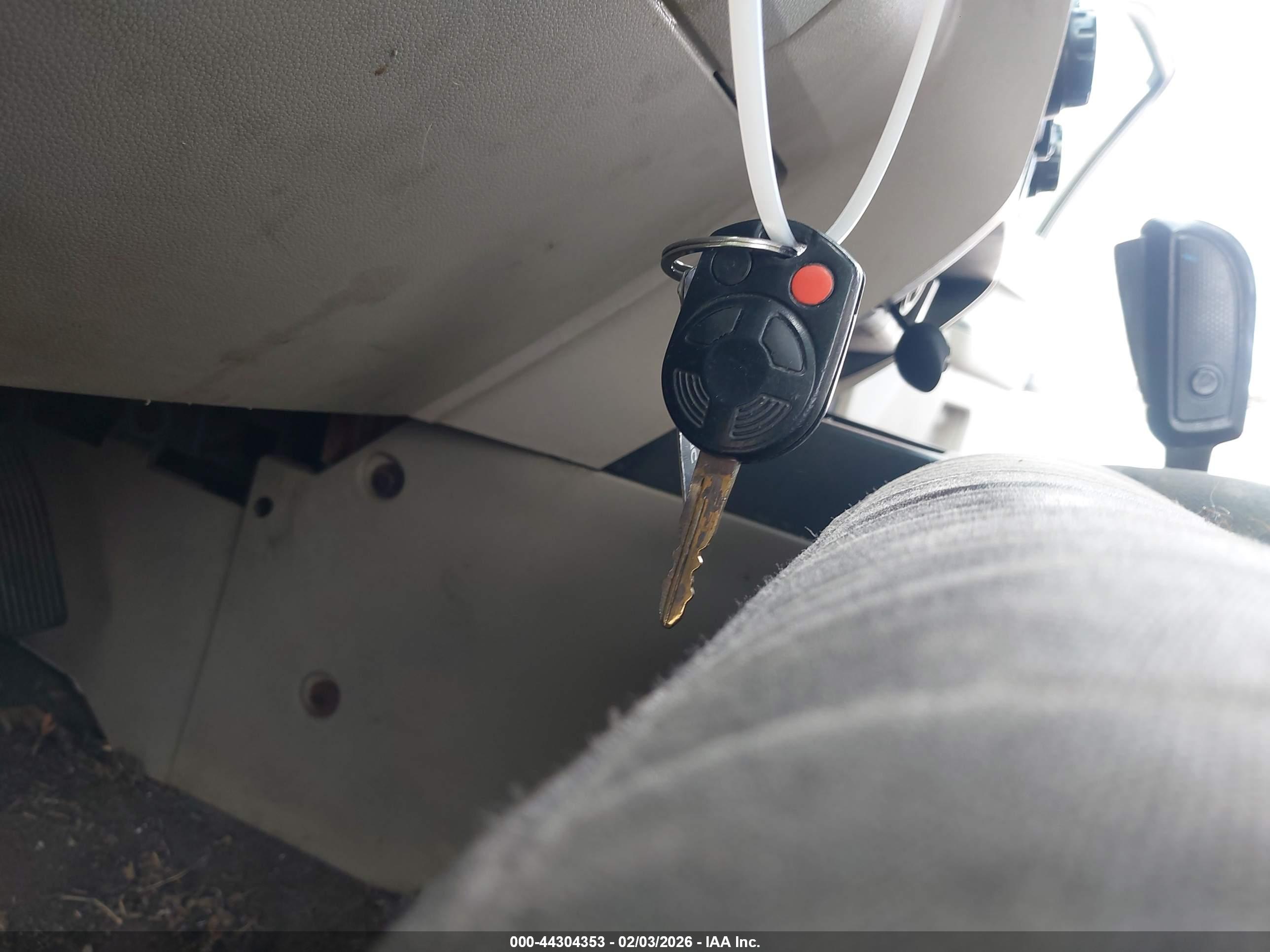 FORD ESCAPE image 11