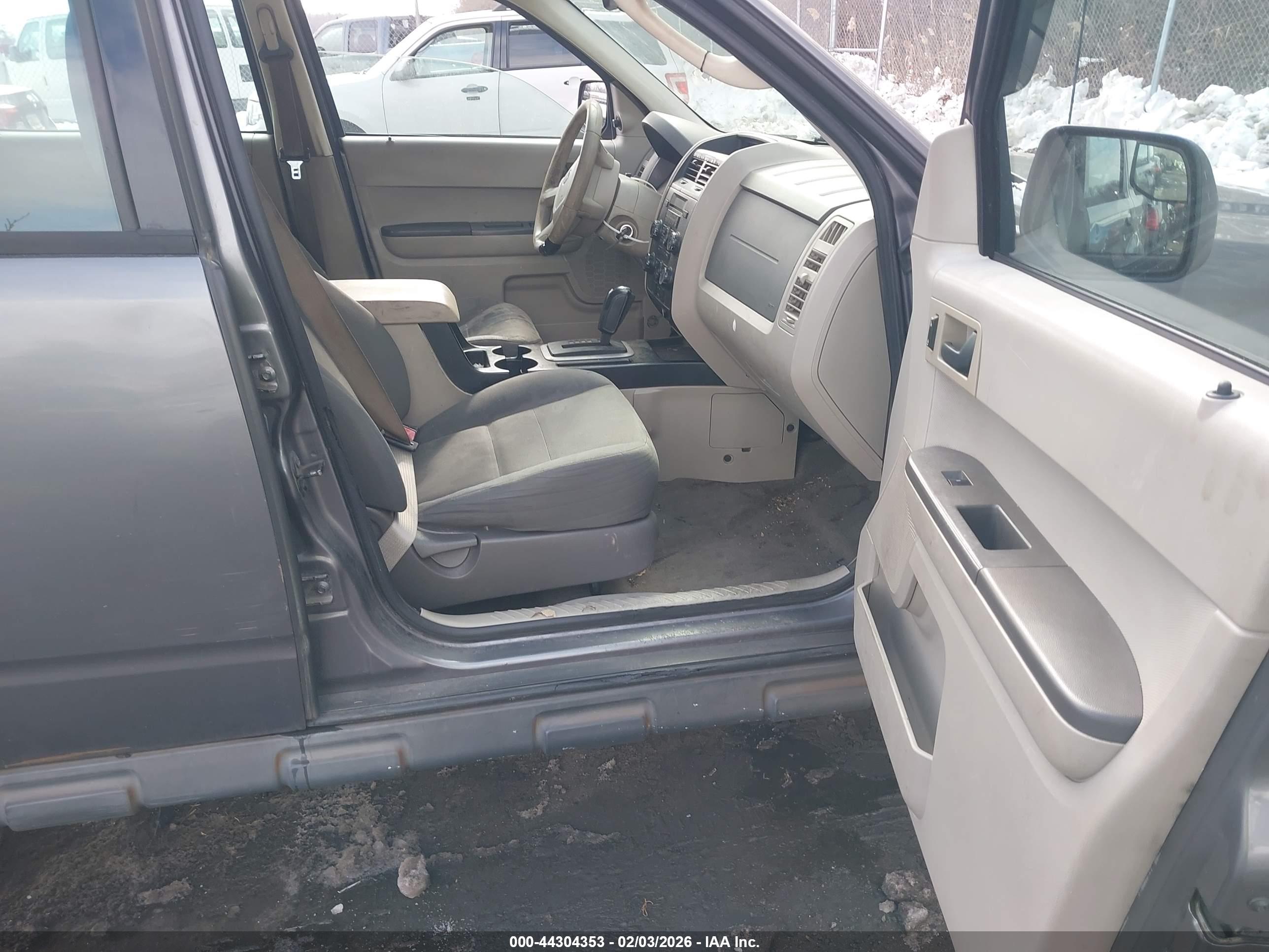 FORD ESCAPE image 5