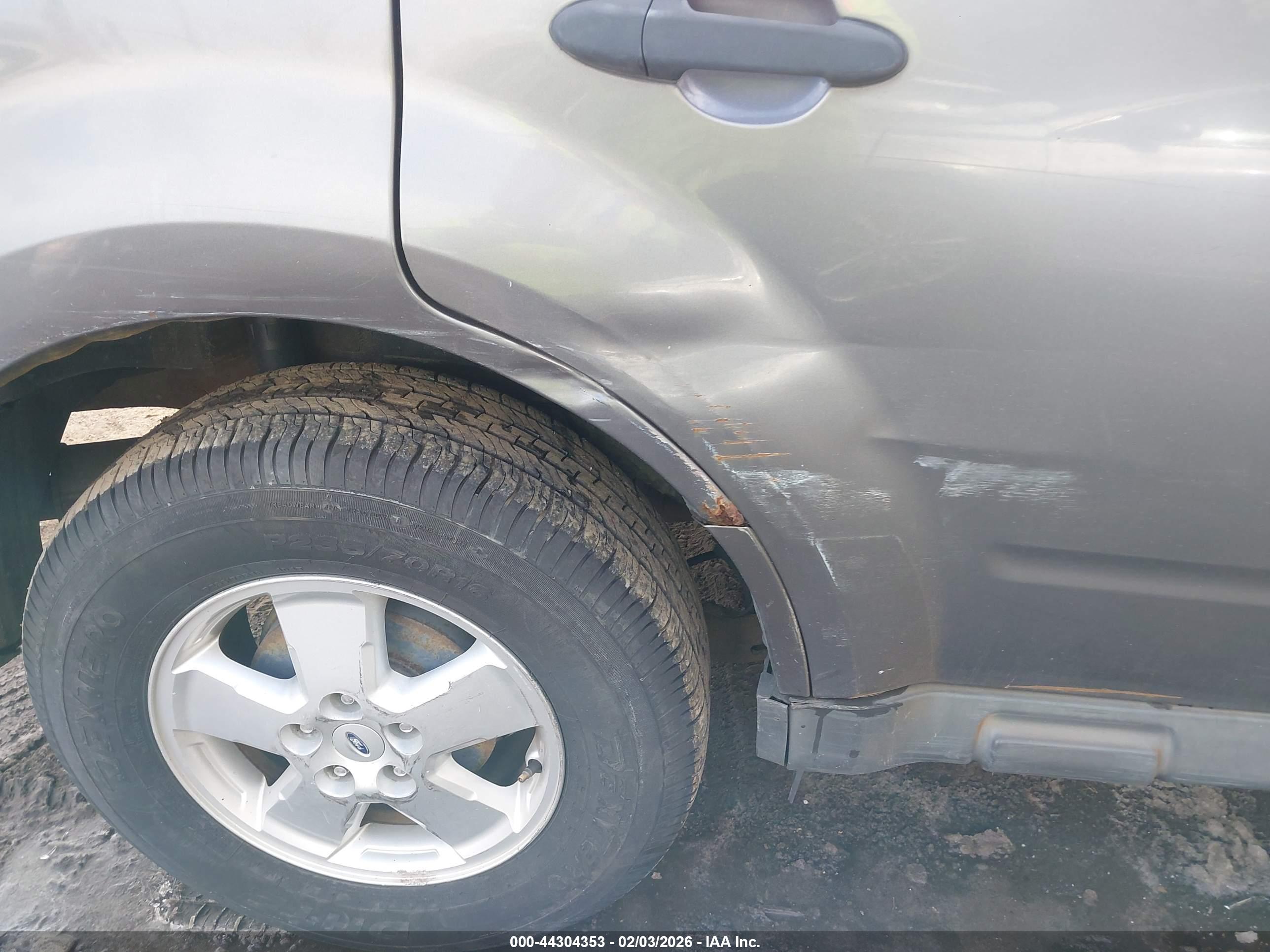 FORD ESCAPE image 6