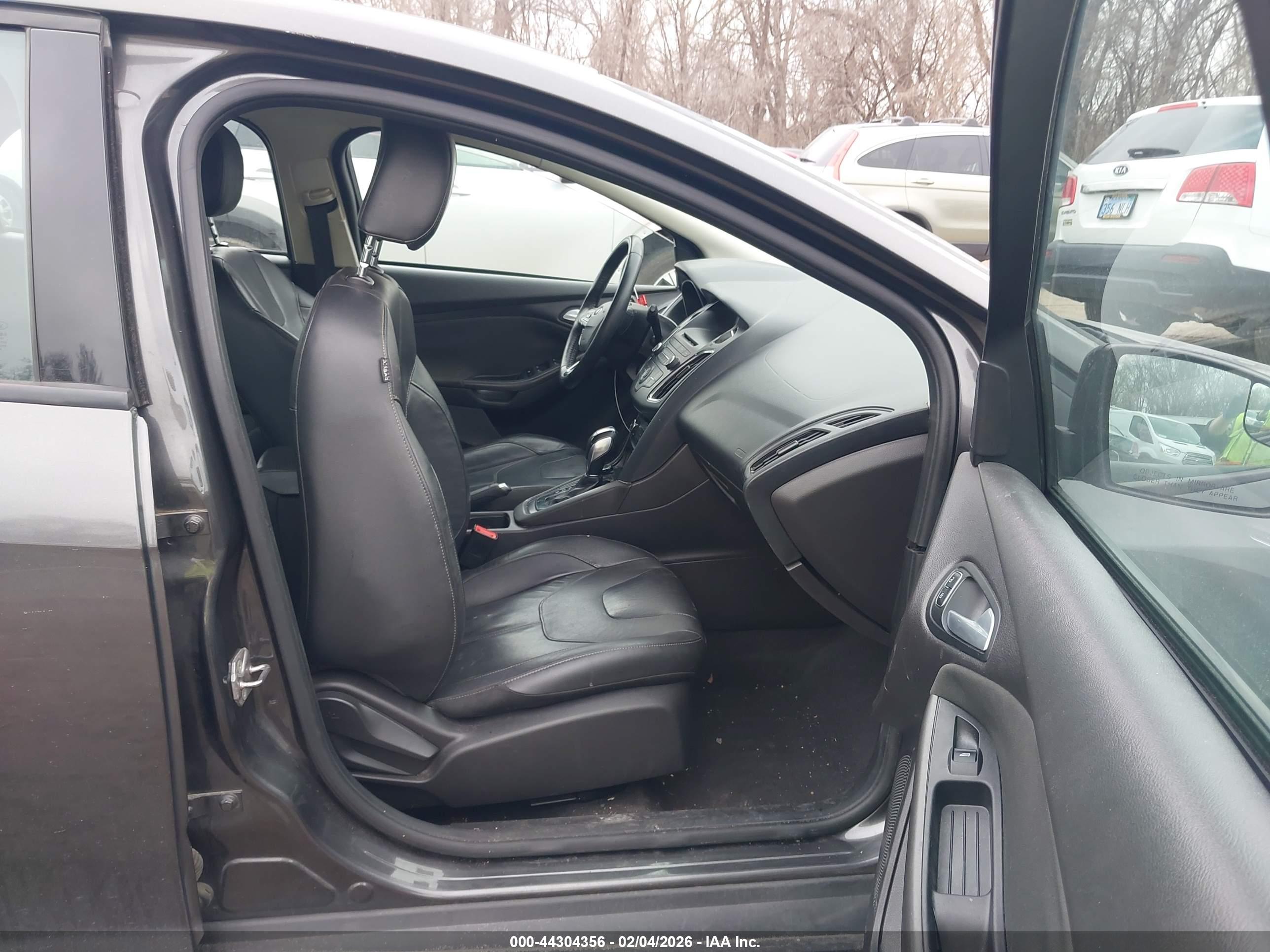 FORD FOCUS image 5