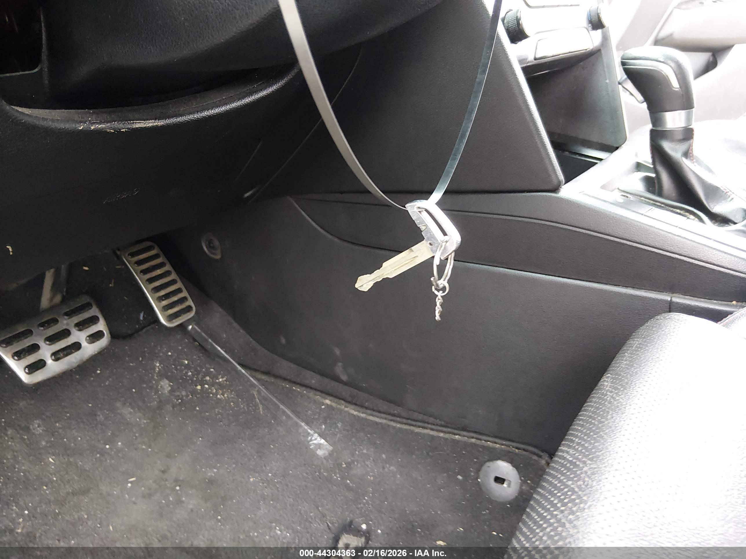 HYUNDAI ELANTRA image 11