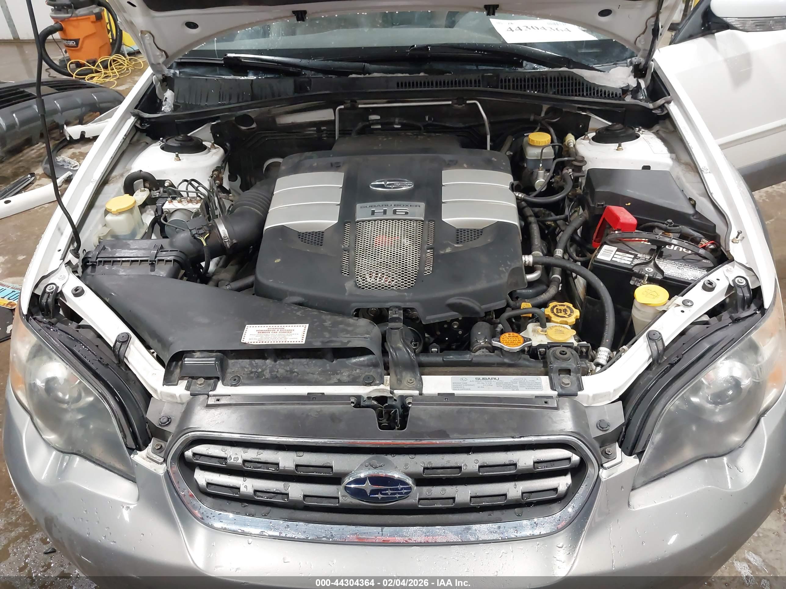 SUBARU OUTBACK image 10