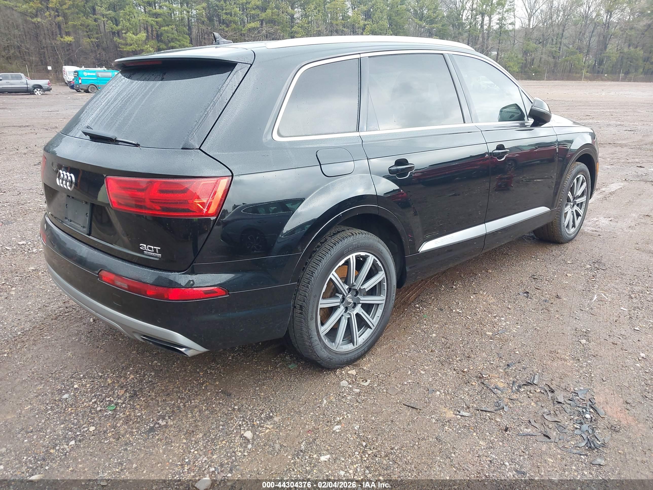 AUDI Q7 image 4