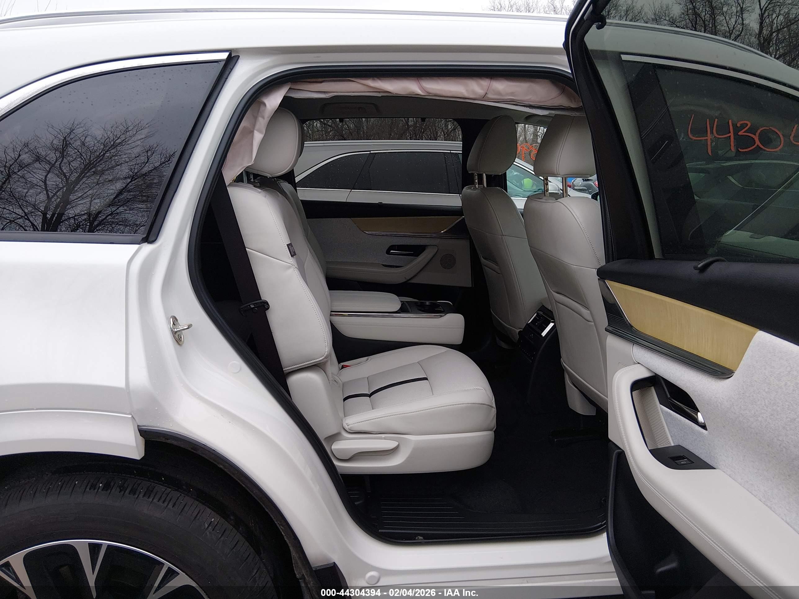 MAZDA CX-90 image 8