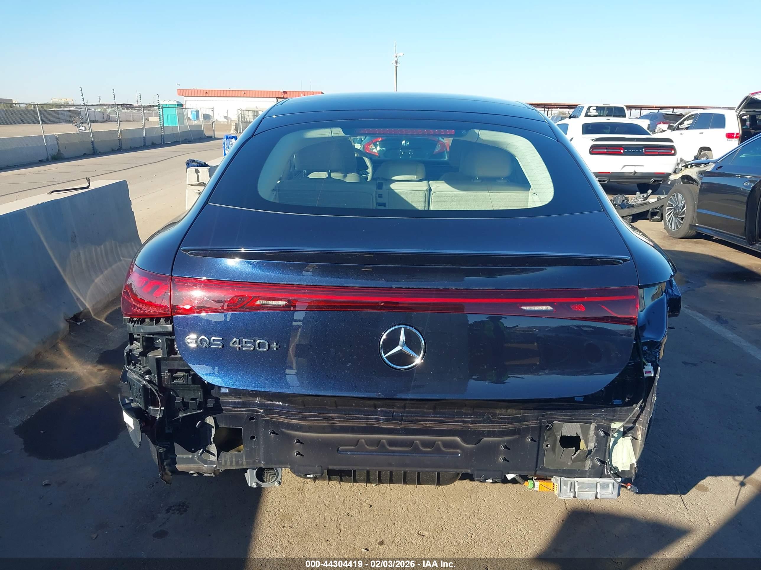 MERCEDES-BENZ EQS image 6